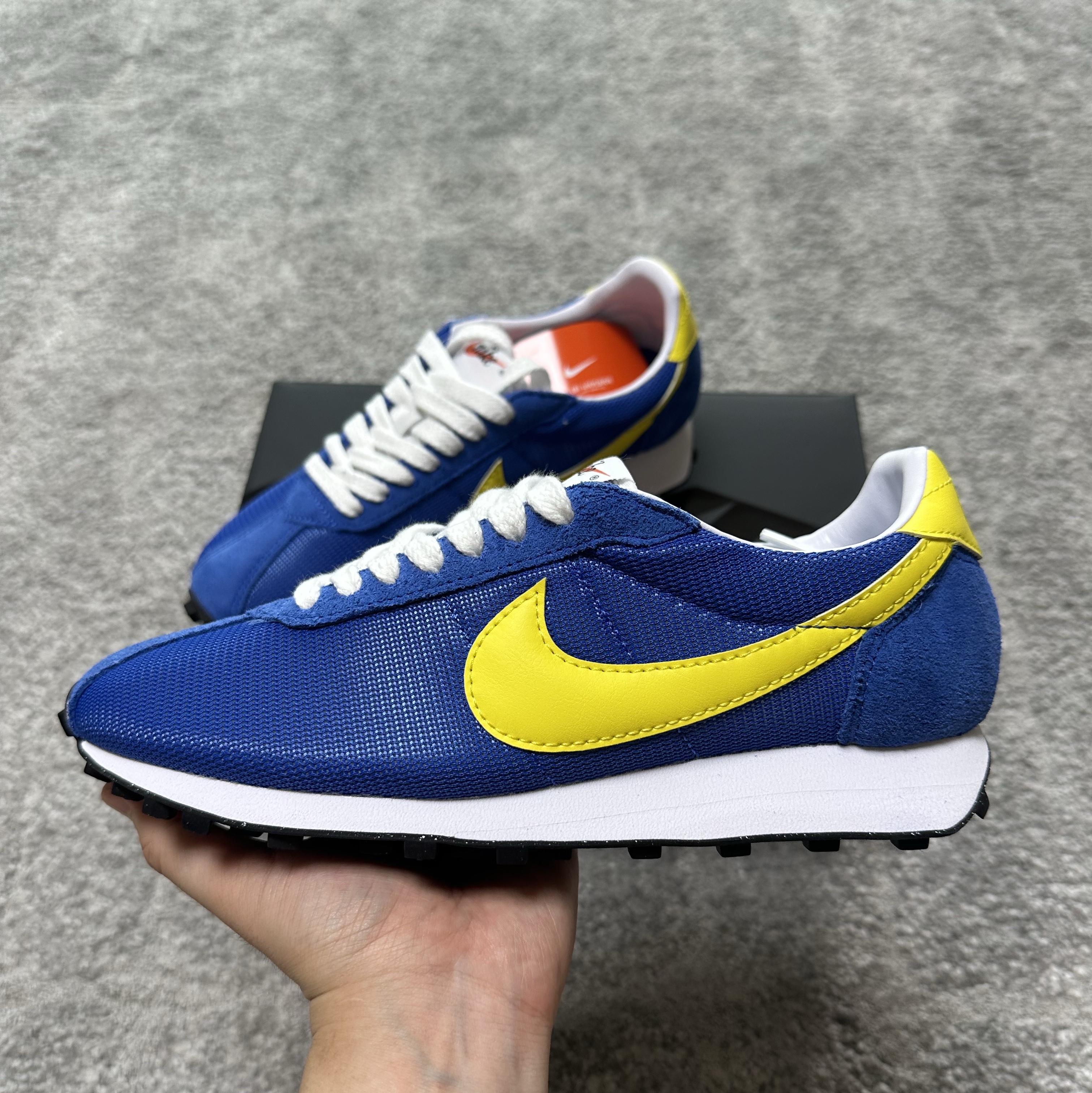 Nike LD-1000 SP Game Royal and Opti Yellow 착용 스타일