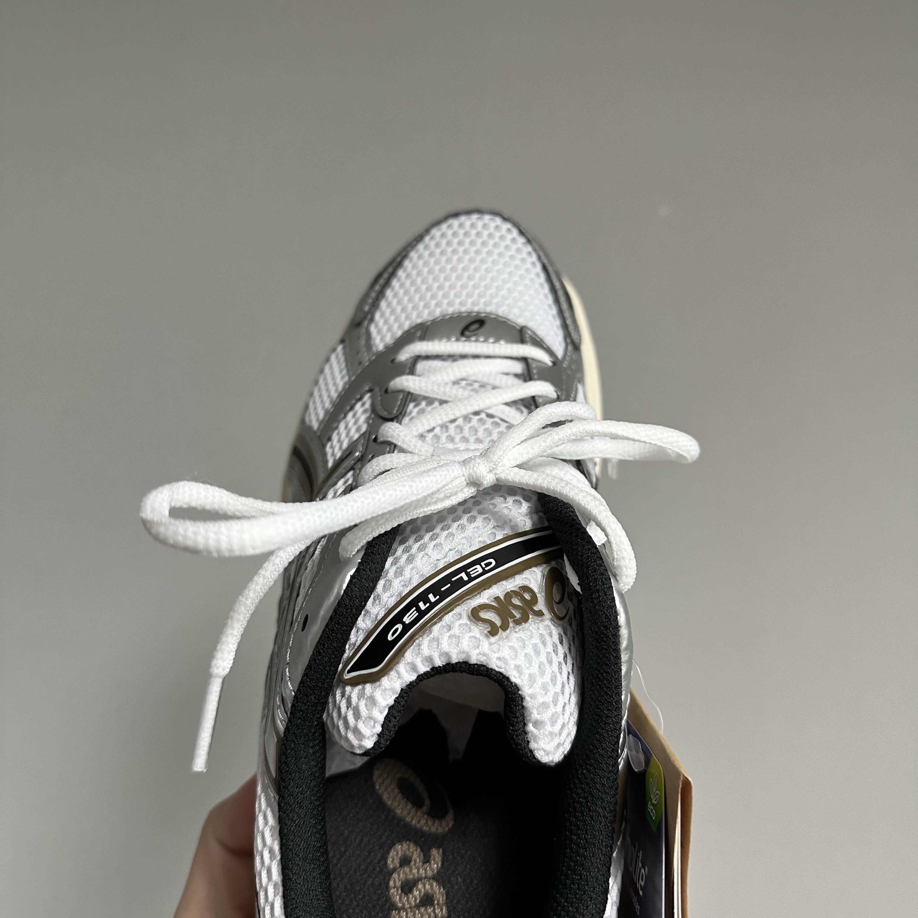 Asics Gel-1130 White Clay Canyon 착용 스타일 - 2