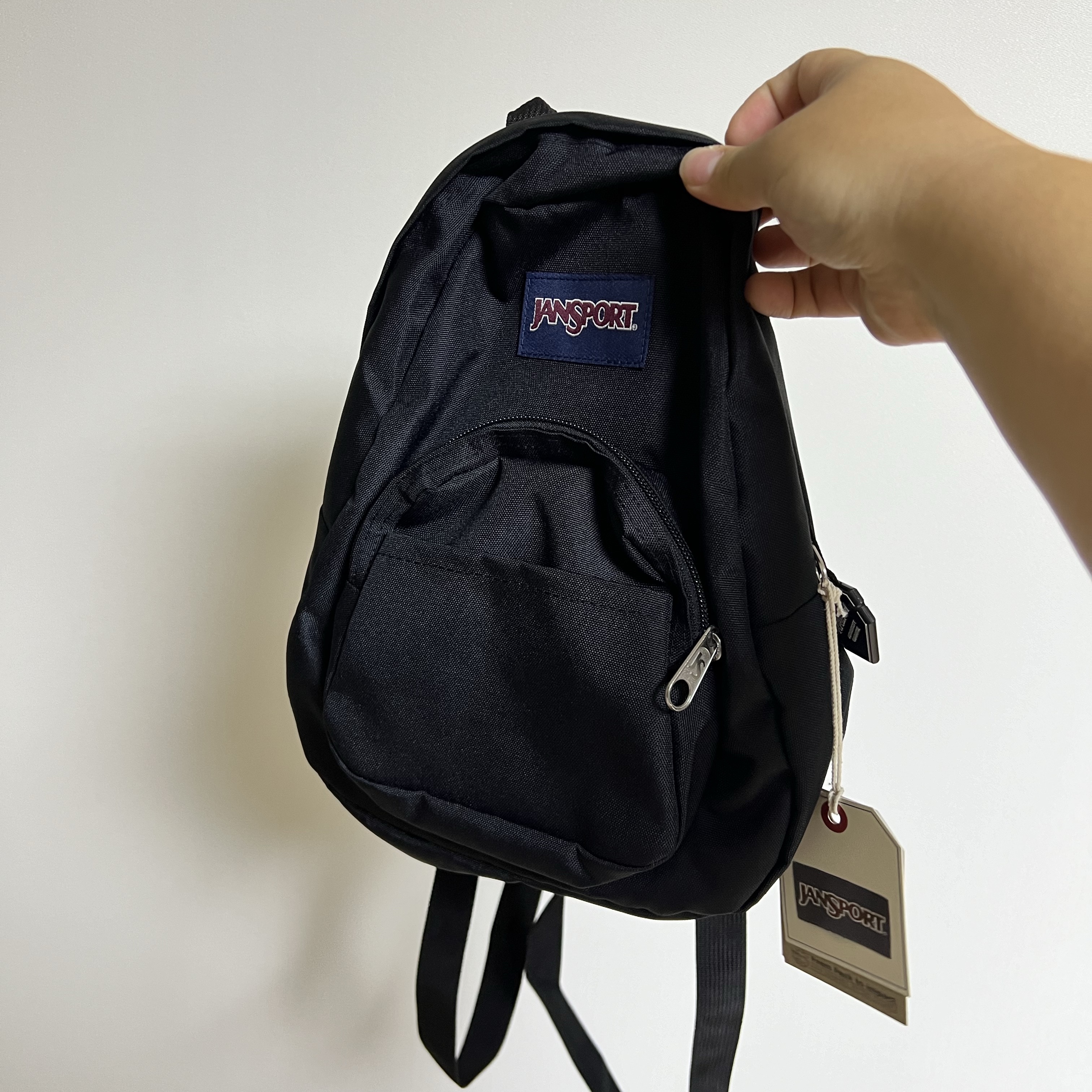 Jansport Half Pint Mini Backpack Black 착용 스타일