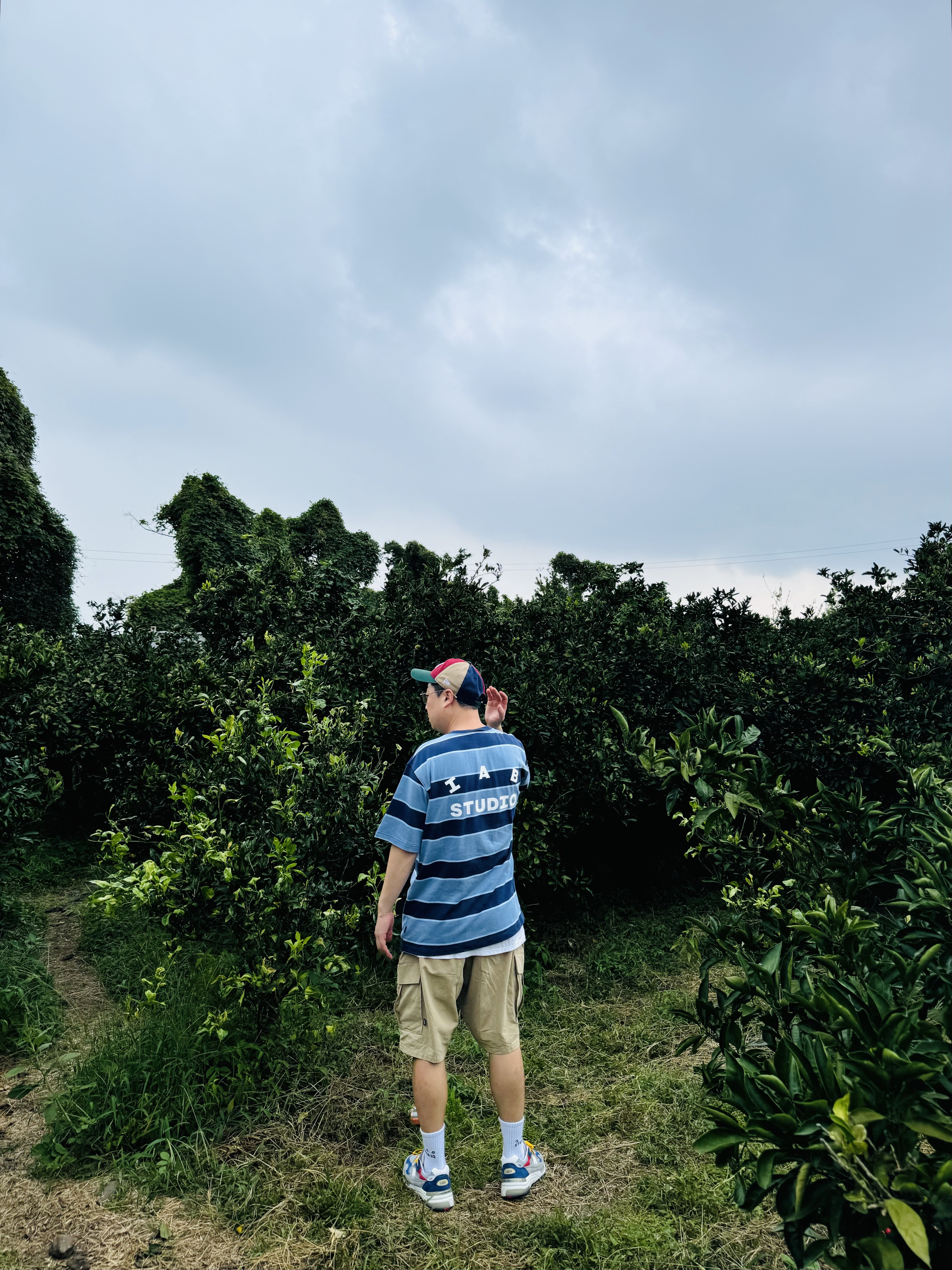 IAB Studio x New Era New York Cap Multi, IAB Studio Striped T-Shirt Blue White 착용 스타일 - 3