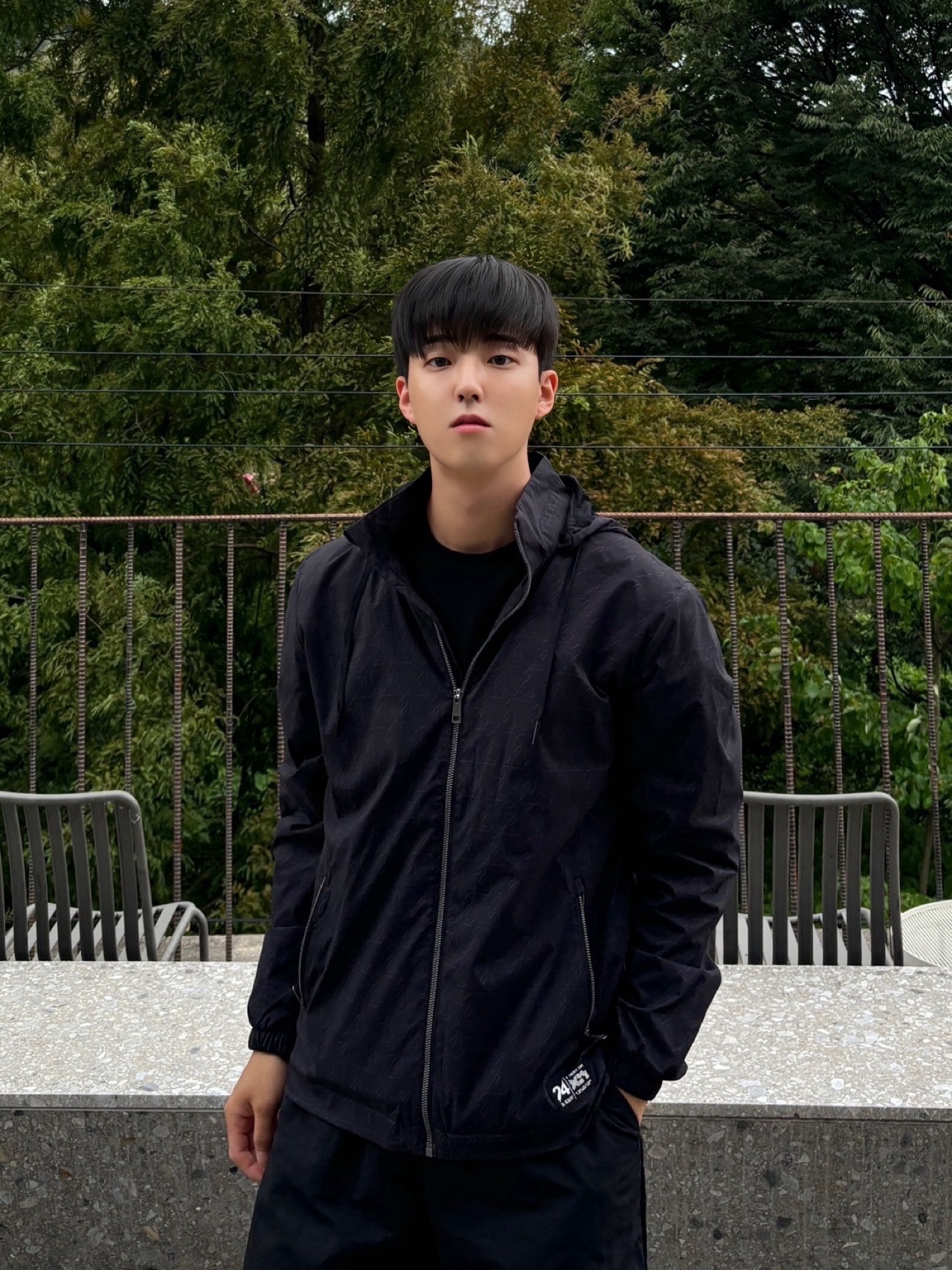 Nike Air Force 1 '07 Low Triple Black 착용 스타일 - 2