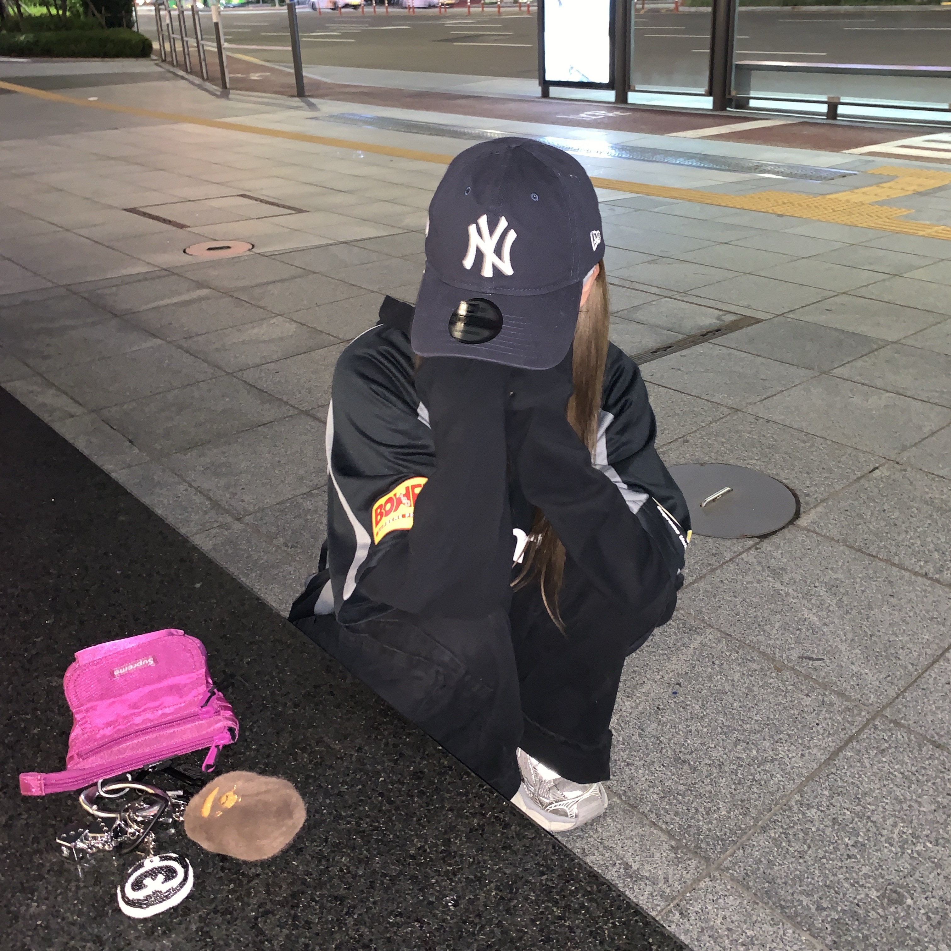 Supreme Hooded Soccer Jersey Black - 23FW, New Era x MoMA New York Yankees Cap Navy 착용 스타일