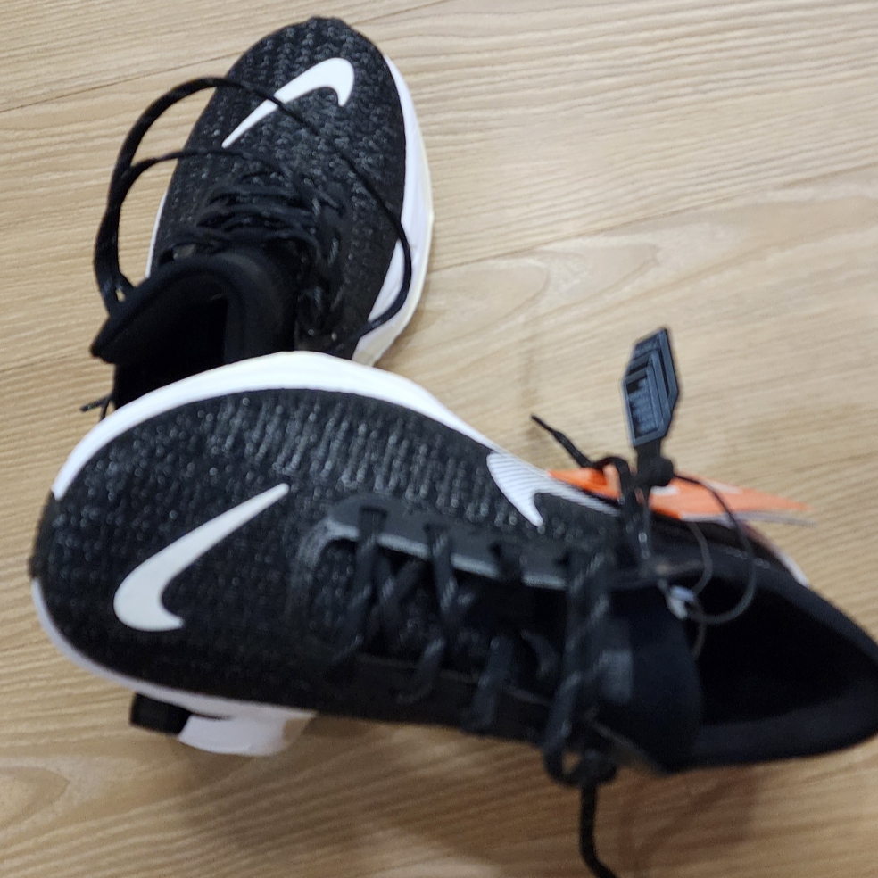 Nike ZoomX Invincible Run Flyknit 3 Black White 착용 스타일