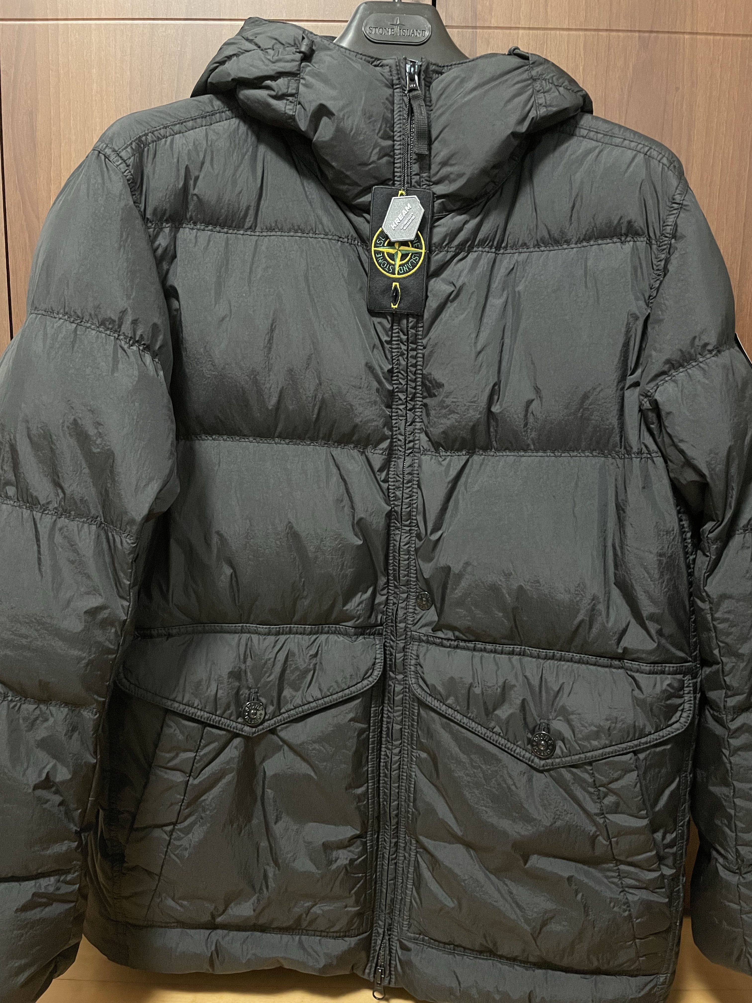 Stone Island 40723 Crinkle Reps Hooded Down Jacket Black - 24FW 착용 스타일