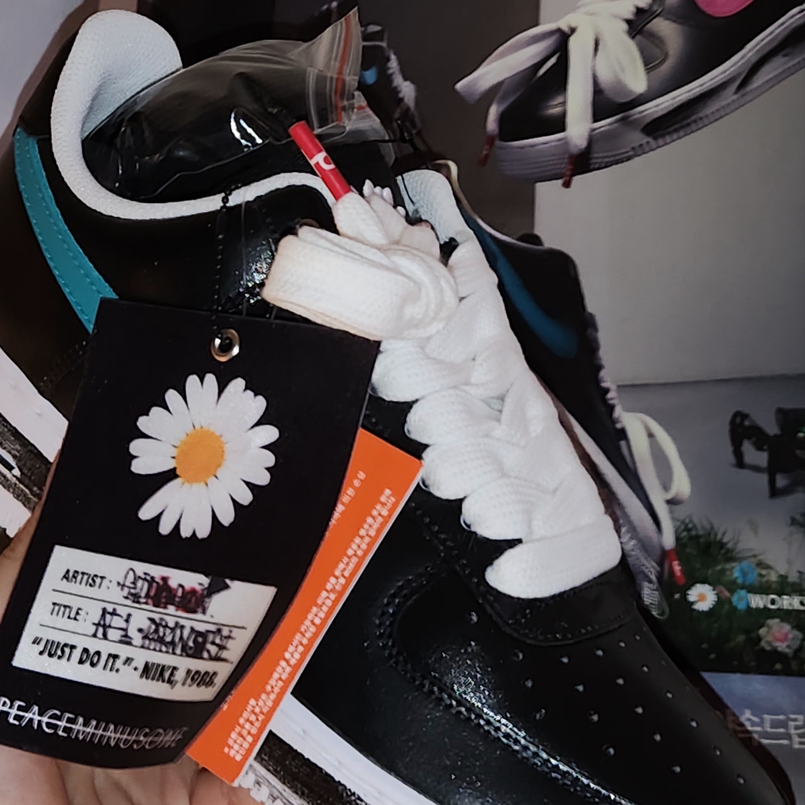 Nike x Peaceminusone Air Force 1 Low Para-Noise 3.0 Black and Multicolor, Nike x Peaceminusone Kwondo1 White 착용 스타일 - 2