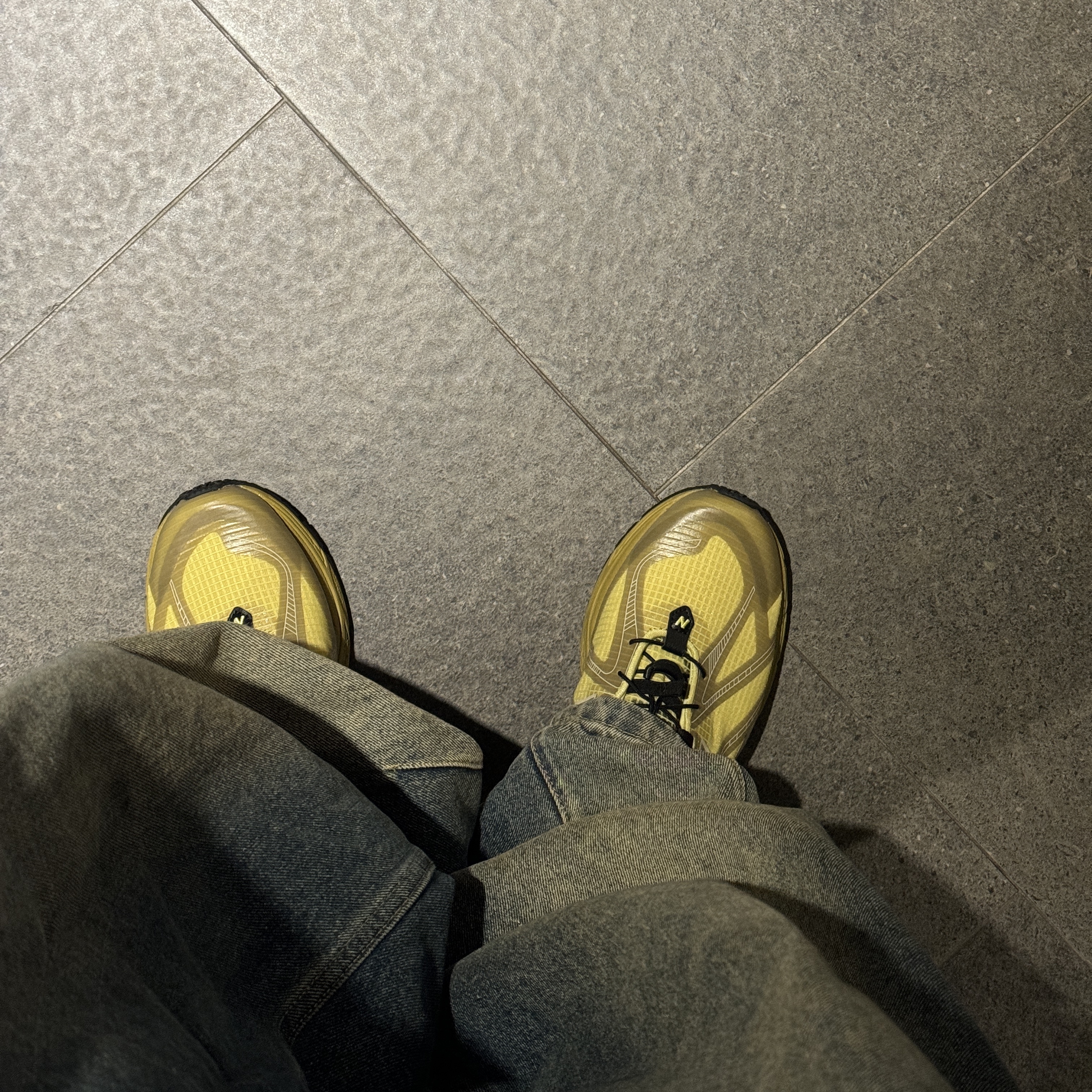 New Balance x Cayl 1906R Yellow 착용 스타일