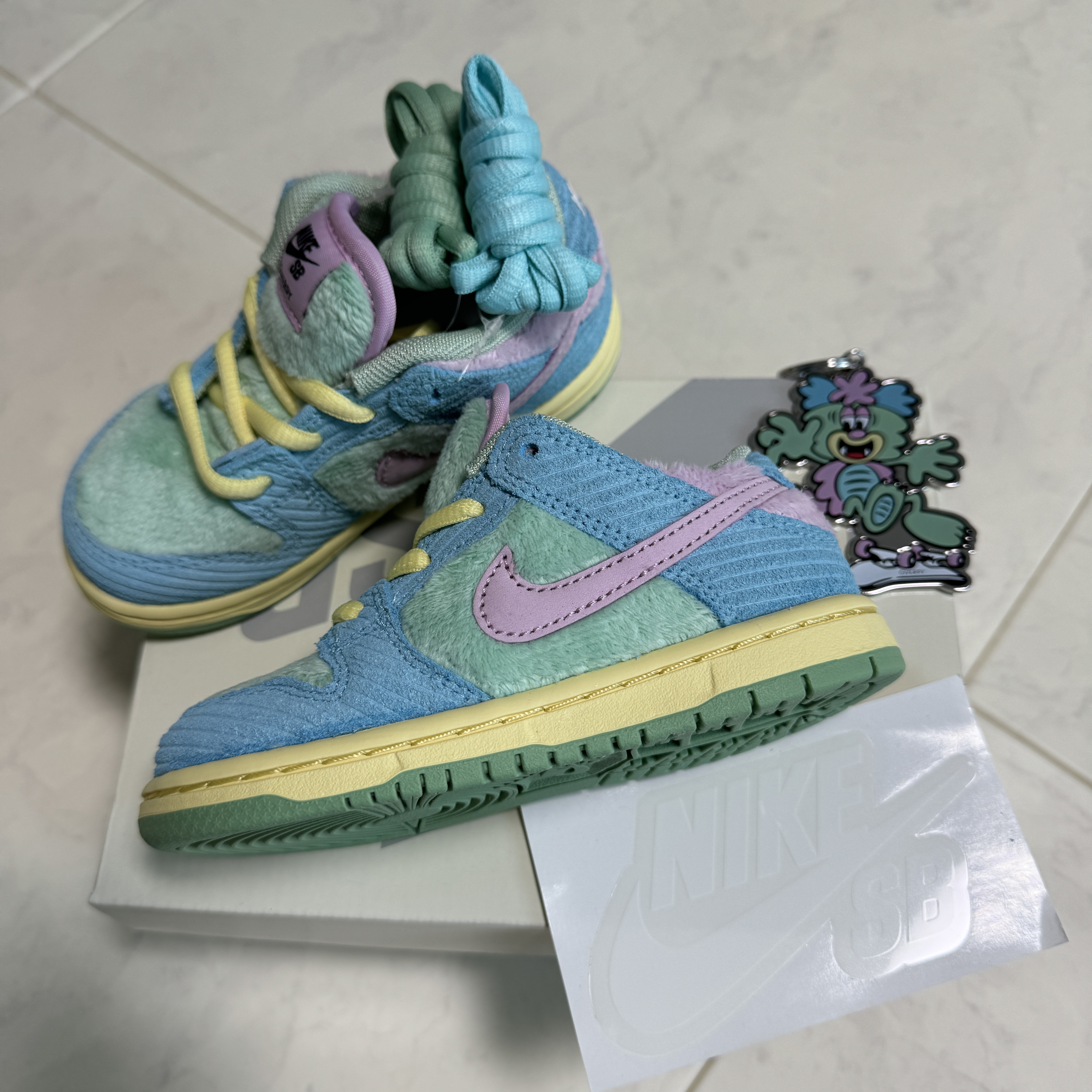 (TD) Nike x Verdy SB Dunk Low Pro Blue Gaze and Enamel Green 착용 스타일 - 2