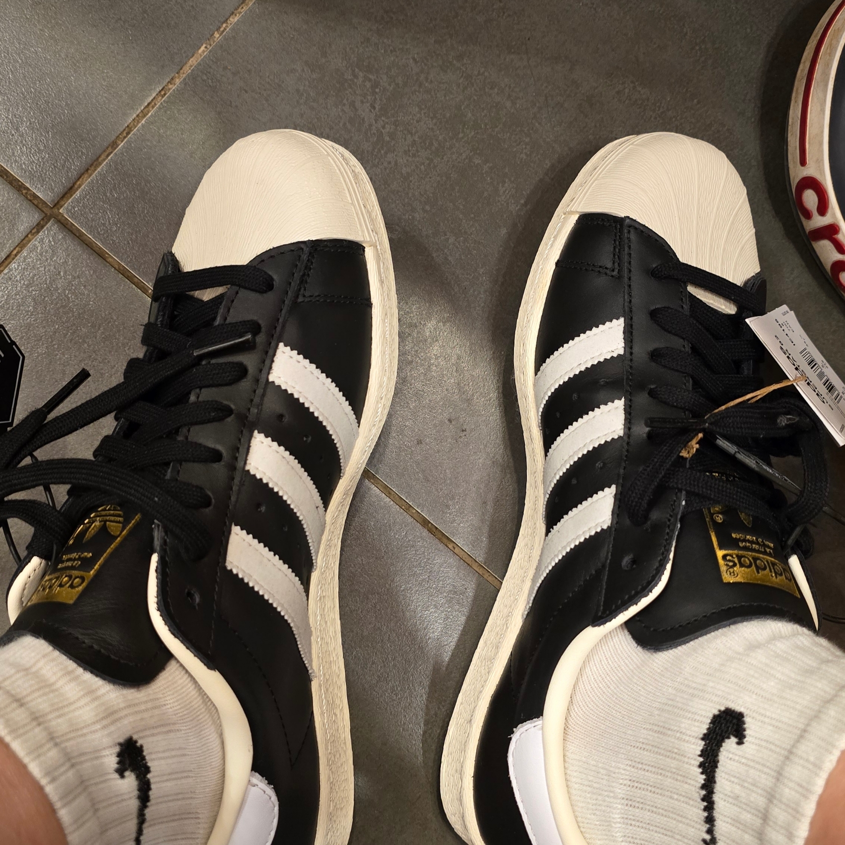 Adidas Superstar 82 FI Core Black 착용 스타일 - 3