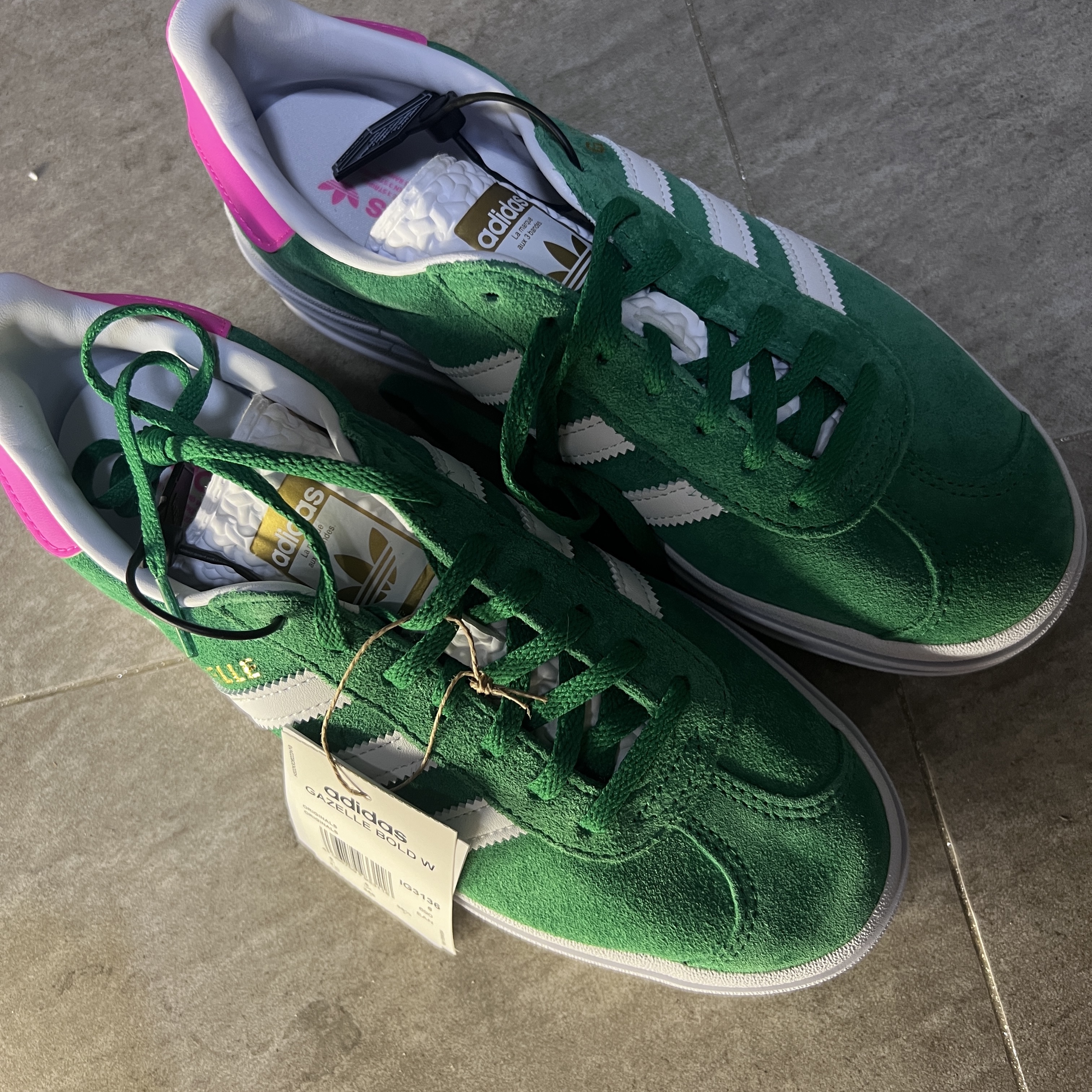 (W) Adidas Gazelle Bold Green Cloud White 착용 스타일 - 4