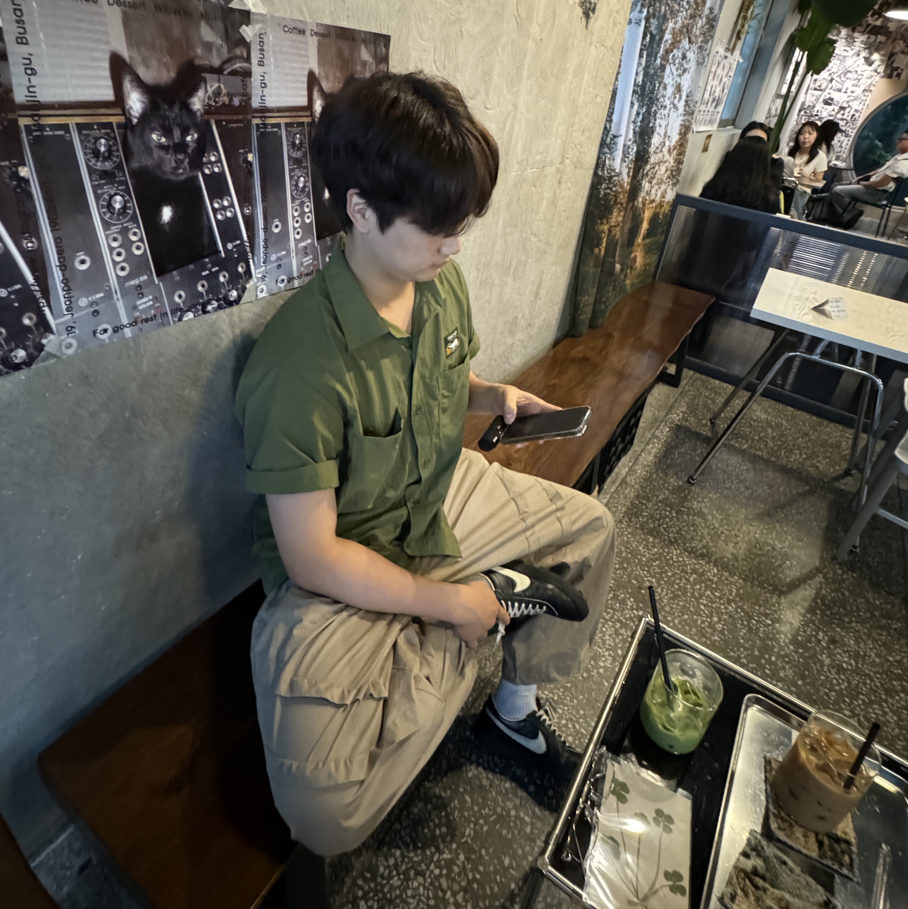 Human Made Nylon S/S Shirt Olive Drab, Nike x Bode Astrograbber SP Black and Coconut Milk 착용 스타일 - 3