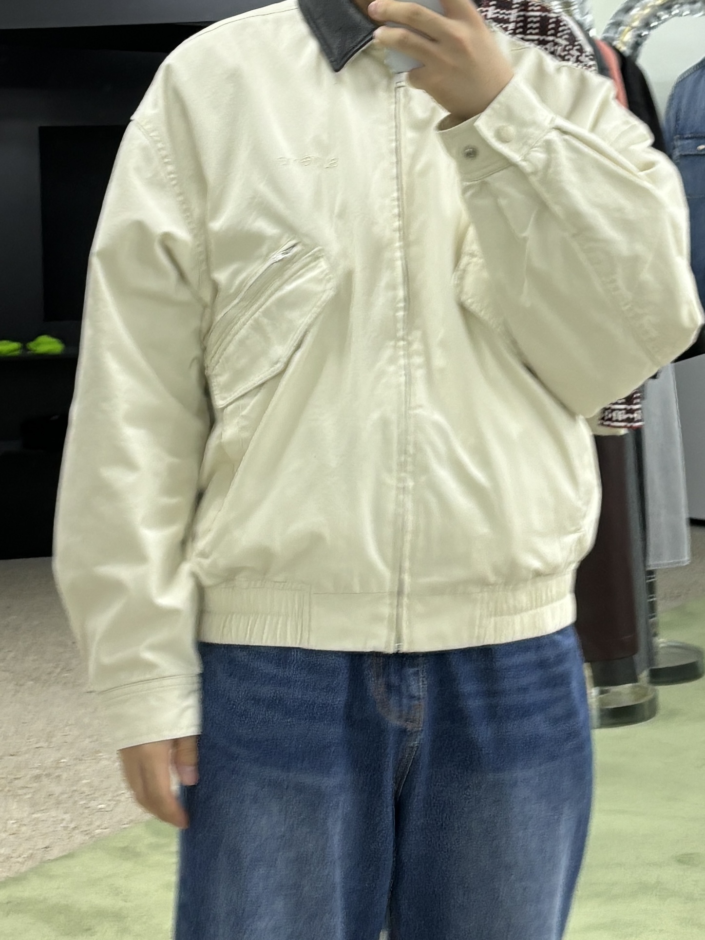 Supreme Leather Collar Utility Jacket Stone - 24FW 착용 스타일