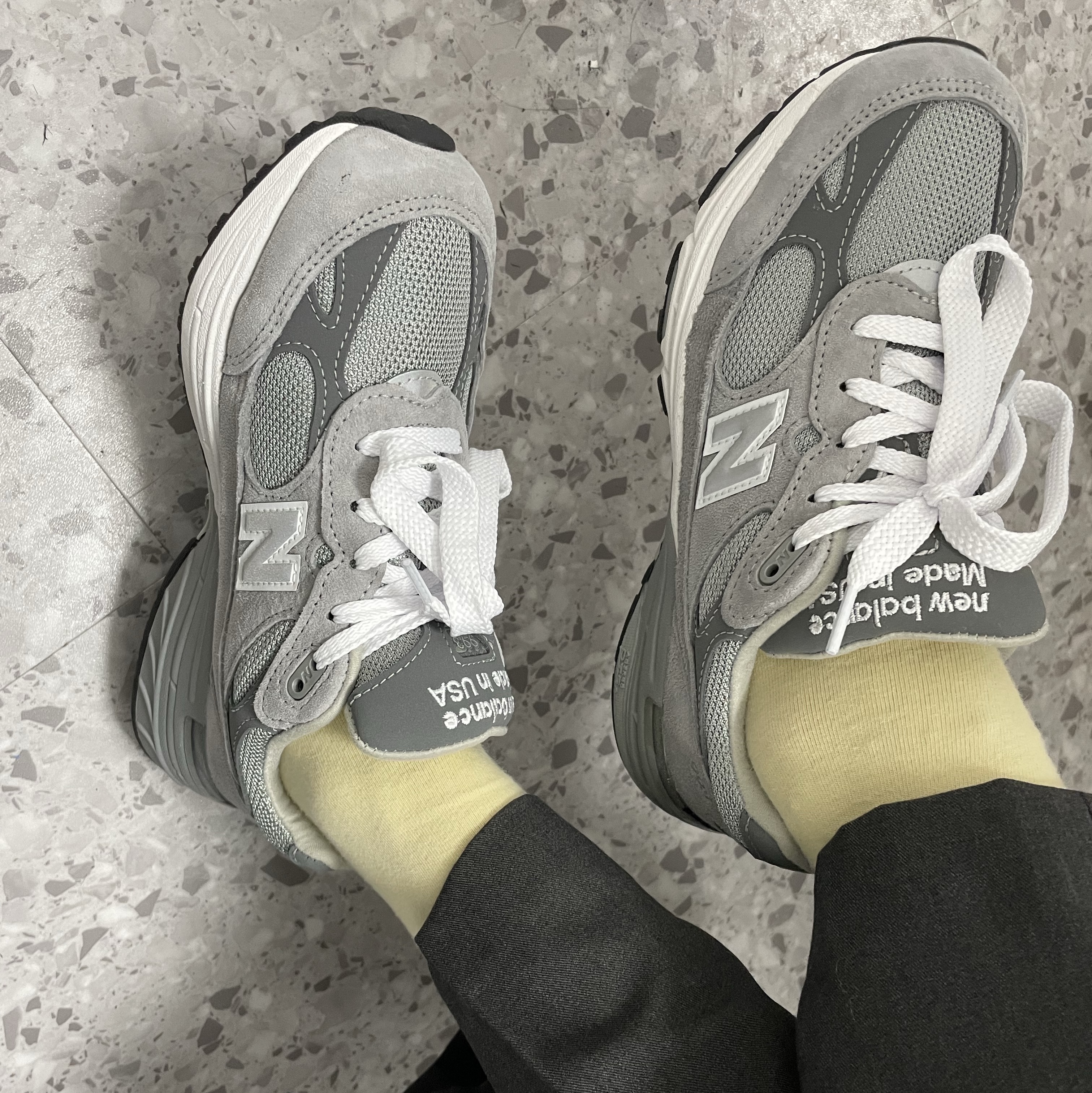 (W) New Balance 993 Made in USA Grey - B Standard 착용 스타일