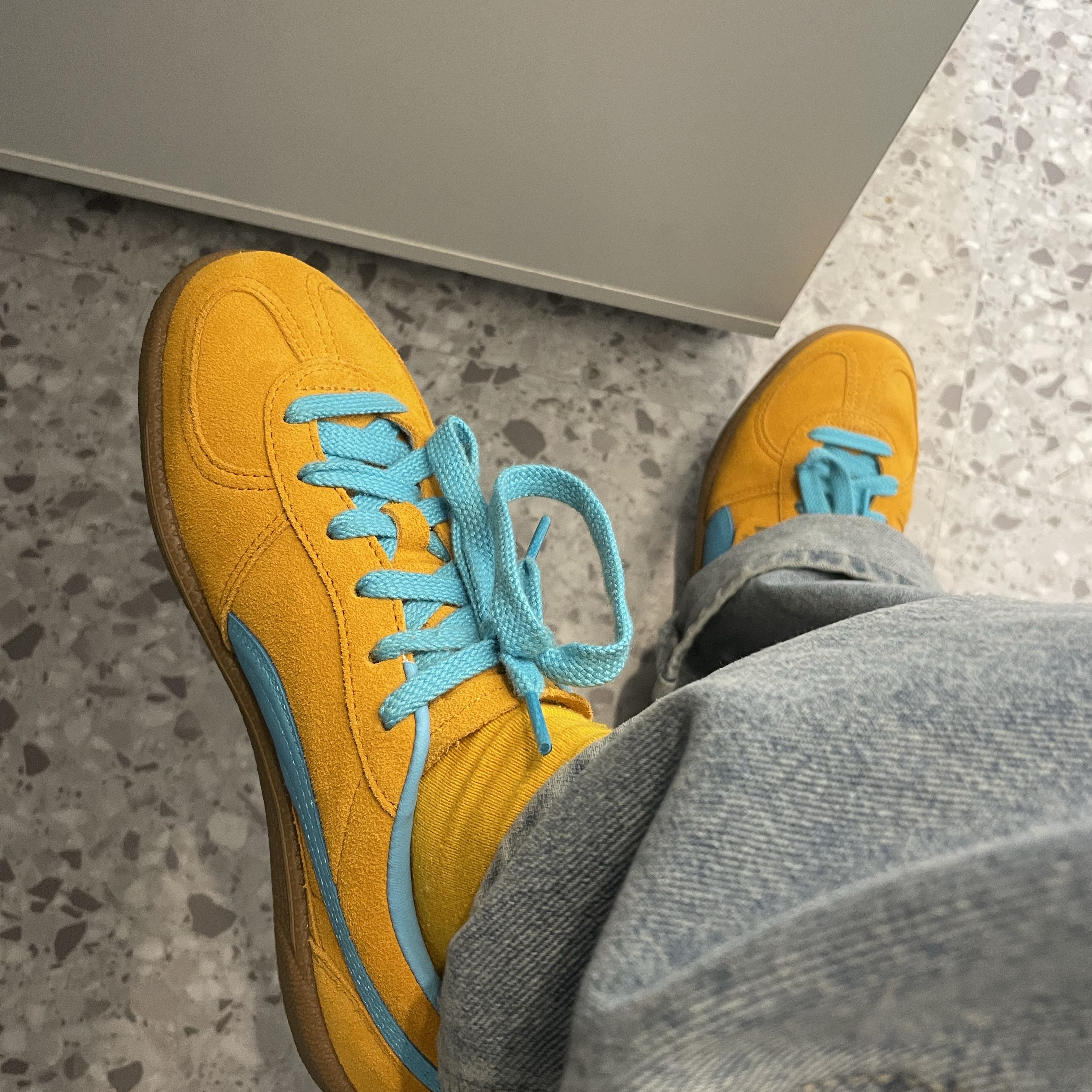 Puma Palermo Dark Cheddar Bright Aqua 착용 스타일