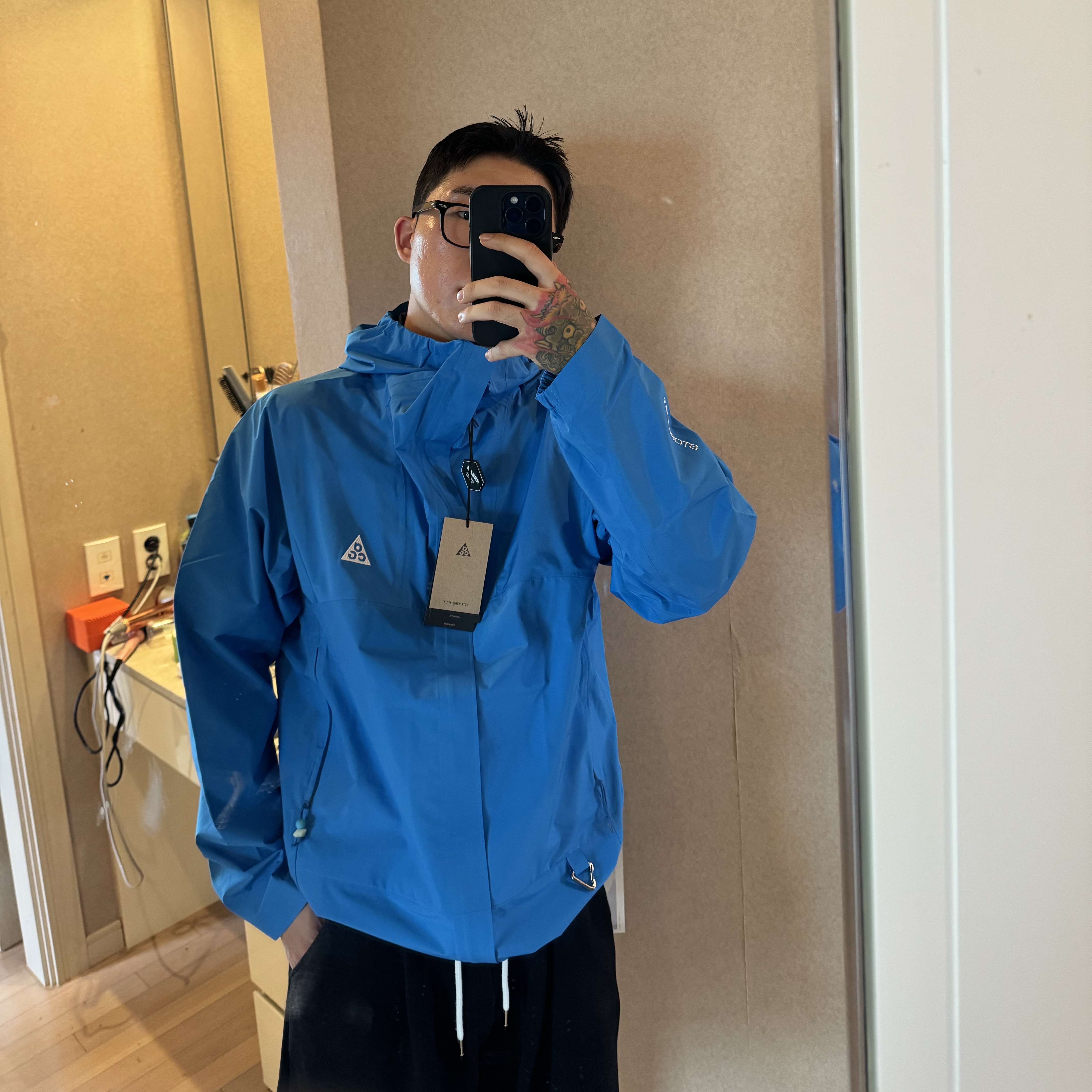 Nike ACG Storm-Fit ADV Cascade Rains Full Zip Jacket Light Photo Blue Summit White - Asia 착용 스타일