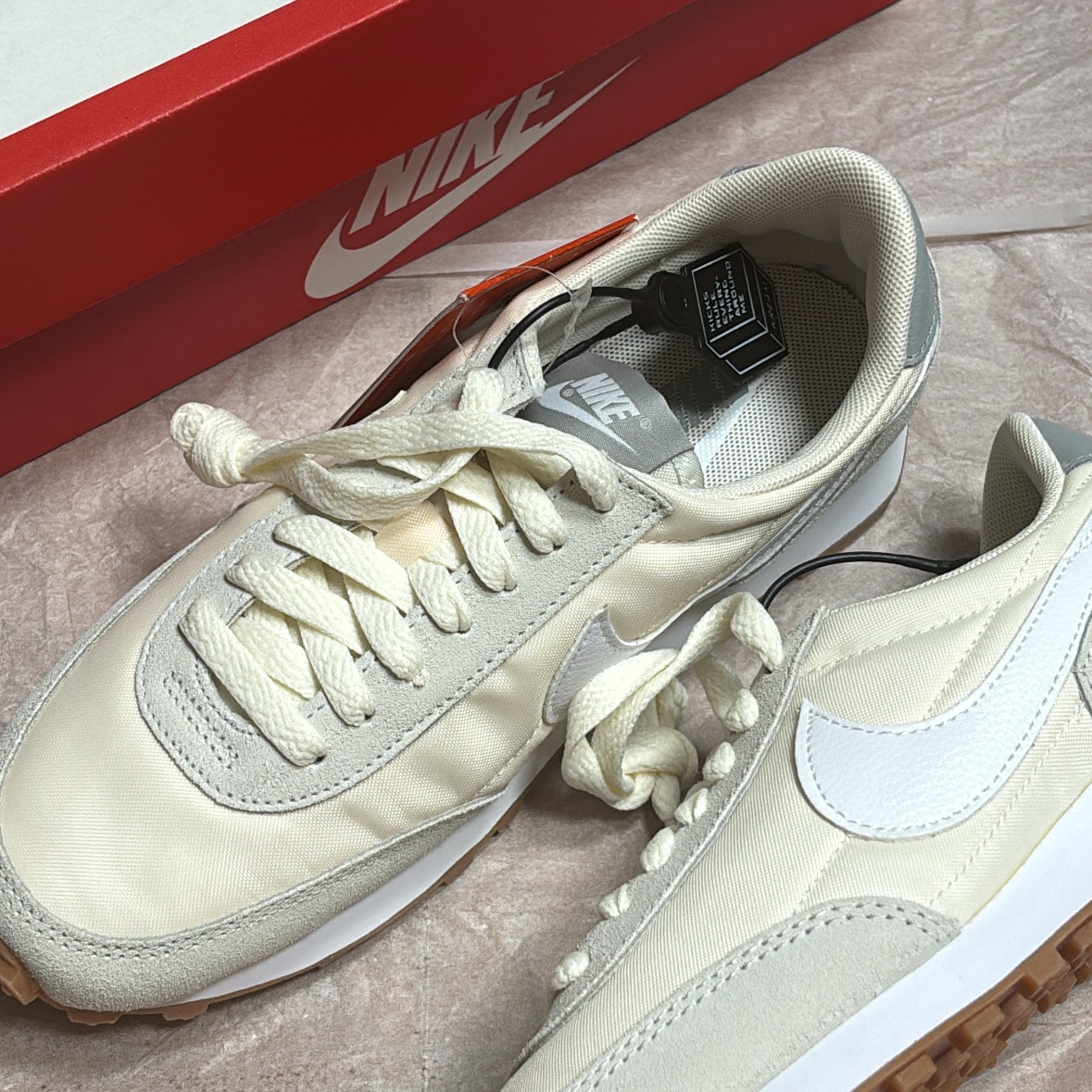 (W) Nike Daybreak Summit White 착용 스타일