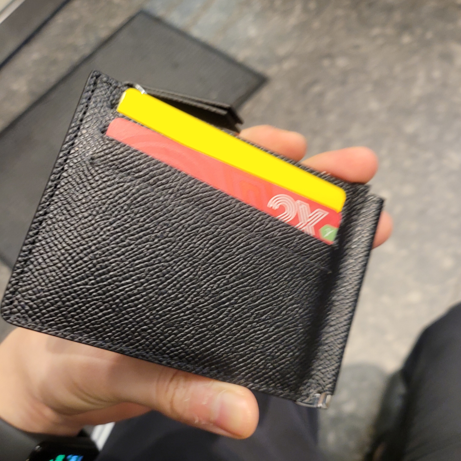 Maison Margiela Money Clip Bovine Leather Wallet Black 착용 스타일 - 2