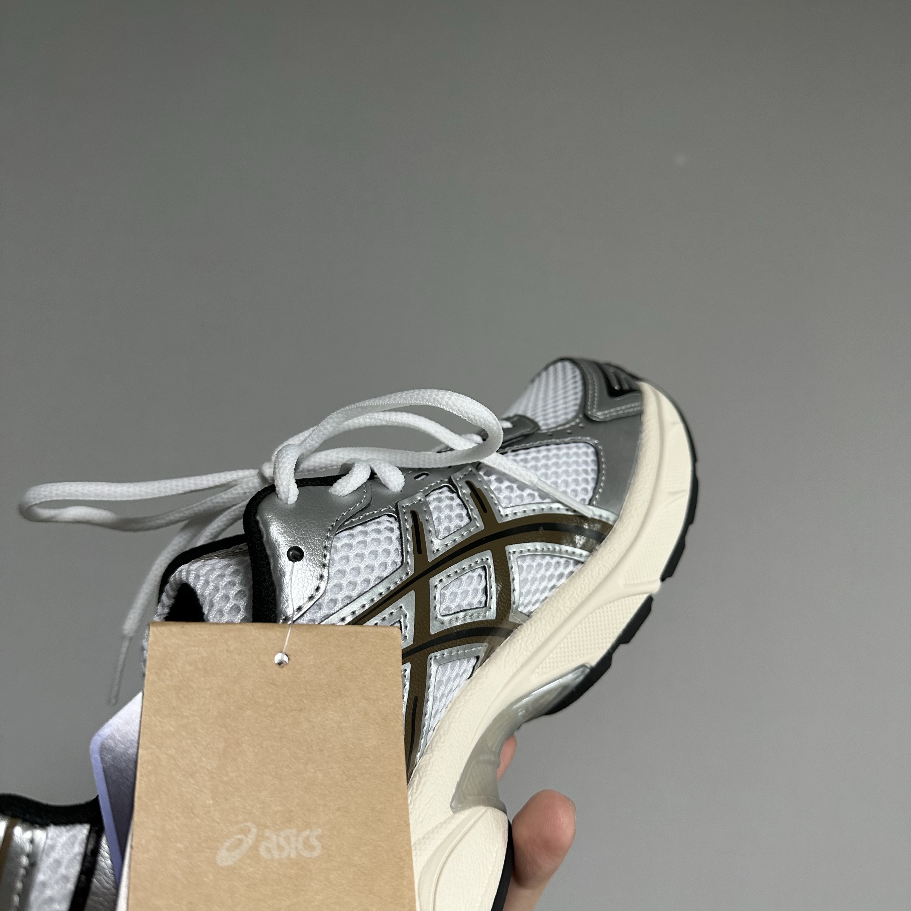 Asics Gel-1130 White Clay Canyon 착용 스타일 - 3