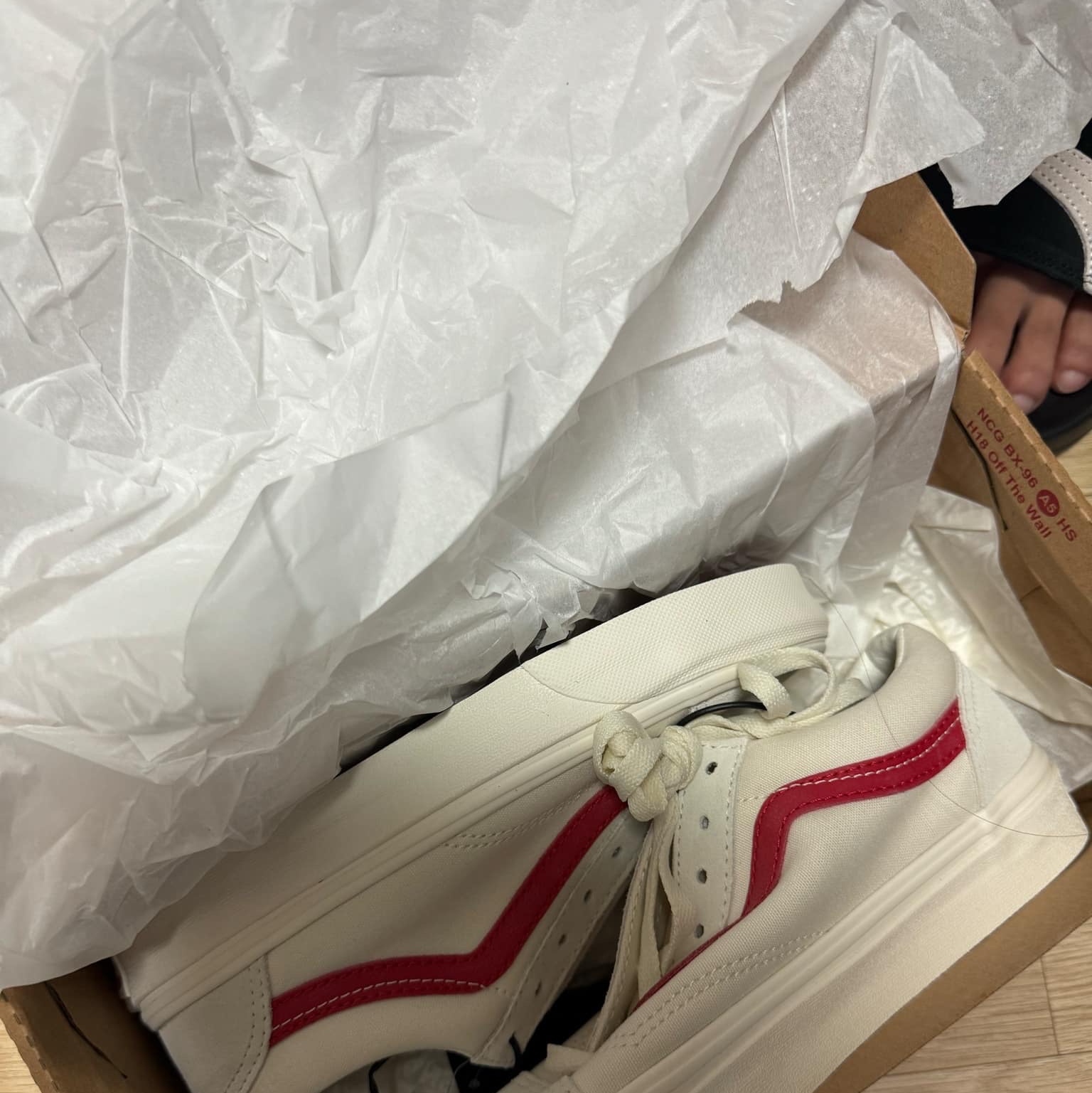 Vans Style 36 Marshmallow Racing Red 착용 스타일