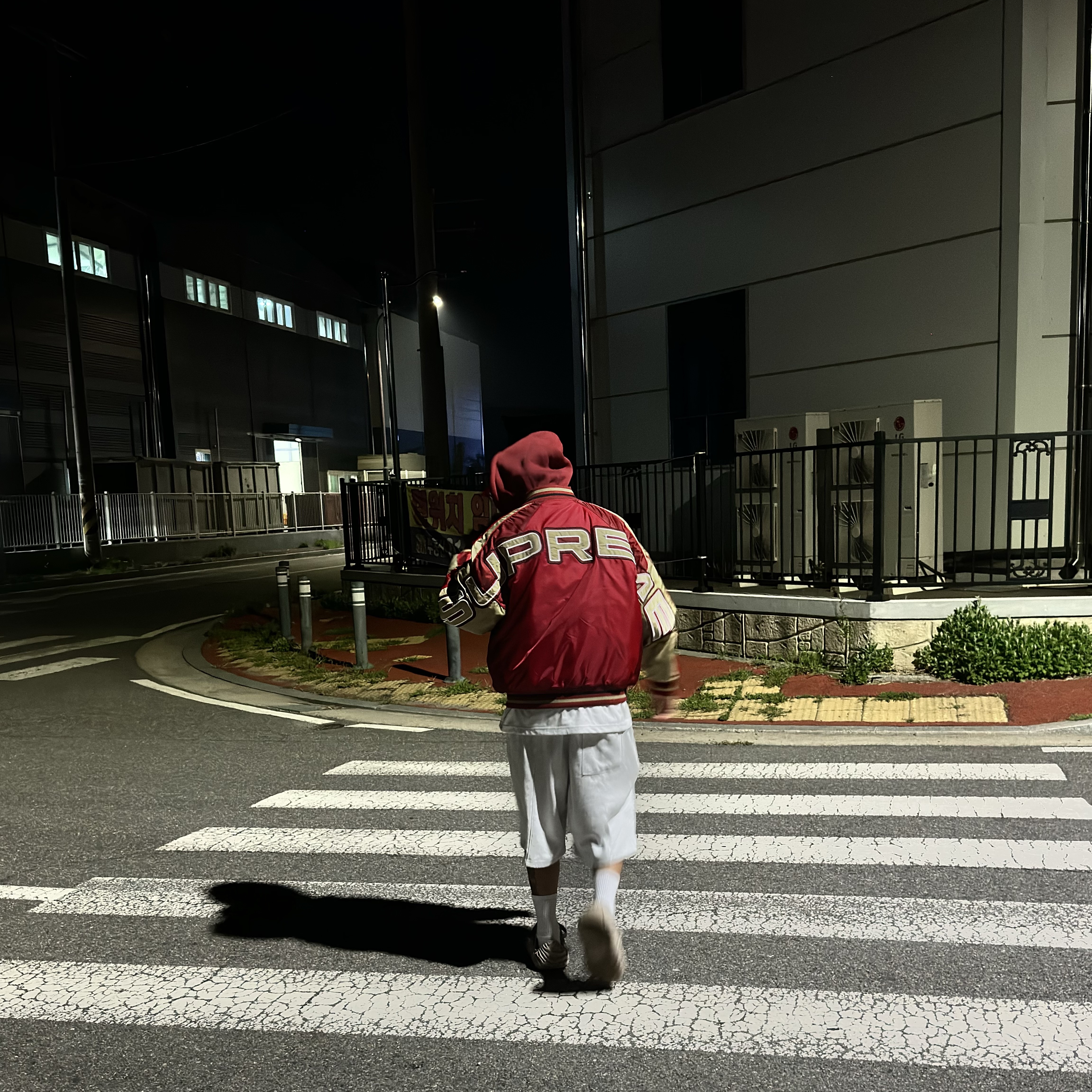 Supreme Hooded Stadium Jacket Red - 24SS, Crocs x Salehe Bembury Pollex Clog Horchata 착용 스타일