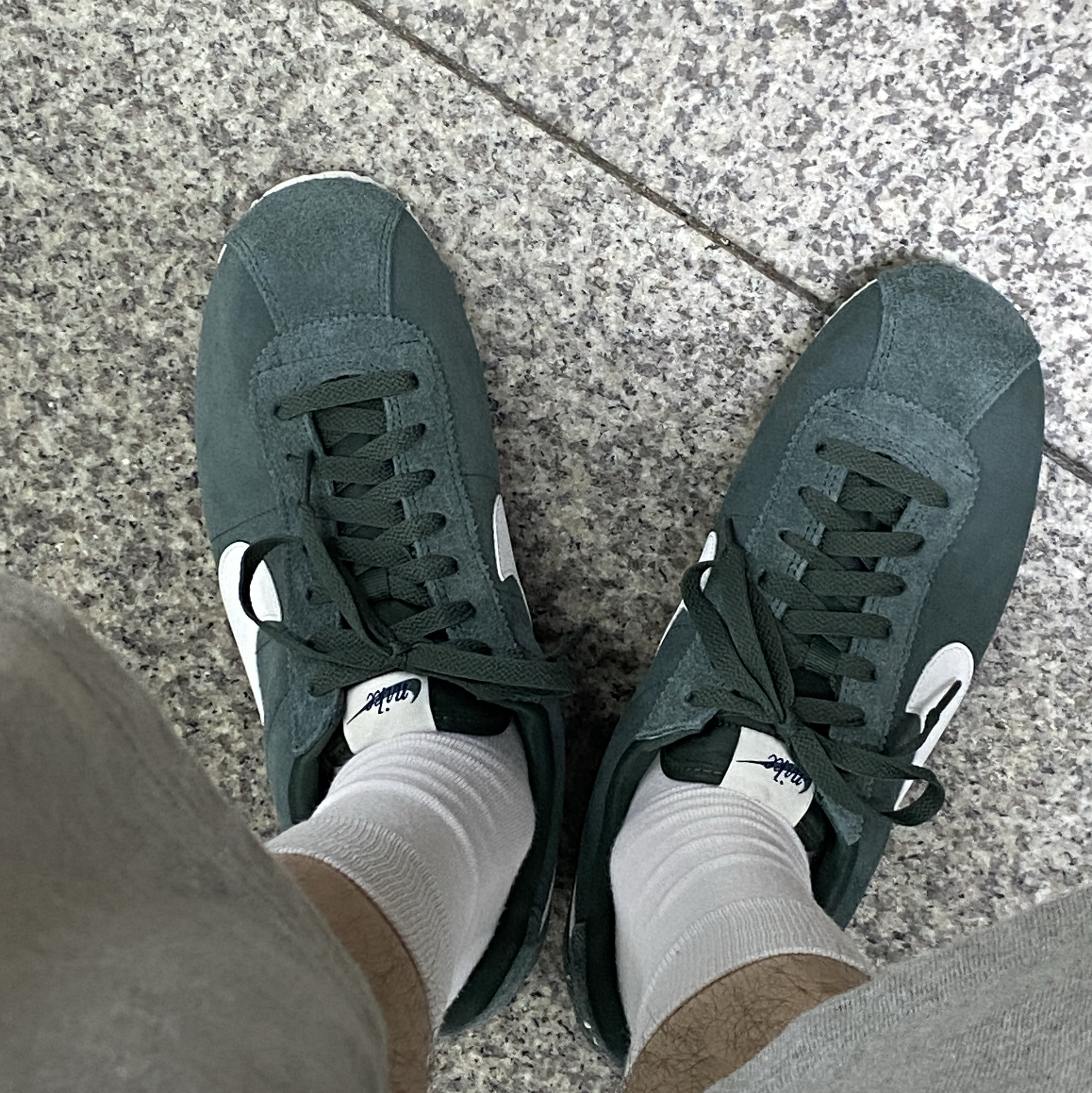 Nike Cortez Vintage Green 착용 스타일