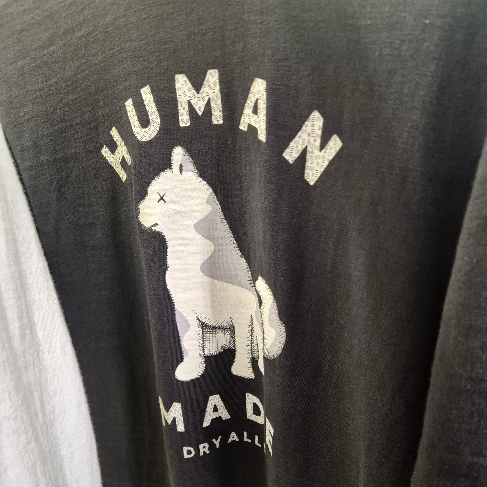 Human Made x Kaws Graphic T-Shirt White - Seoul Store Exclusive, Human Made x Kaws Graphic T-Shirt Black - Seoul Store Exclusive 착용 스타일 - 2