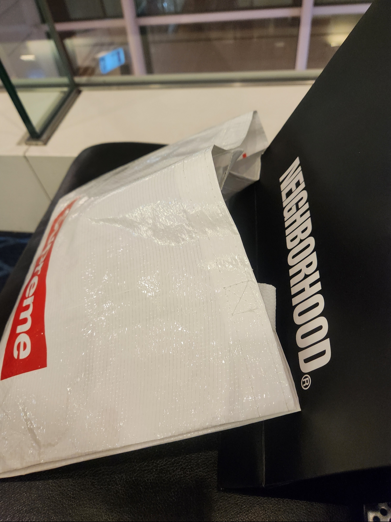Supreme x New Era Jerseys Box Logo Black - 24FW, Supreme x New Era Jerseys Box Logo Red - 24FW 착용 스타일 - 1