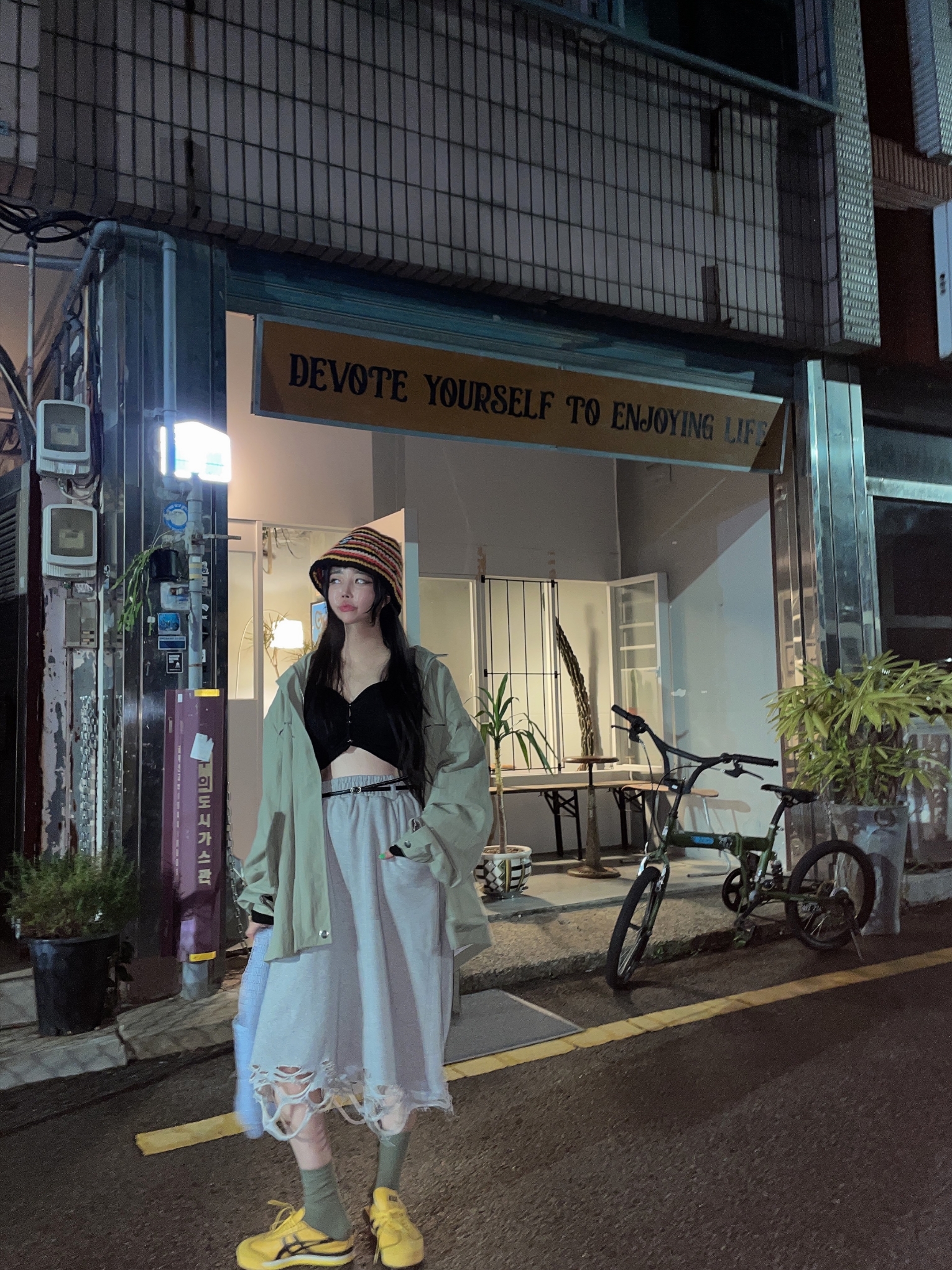 Stussy x Patta Striped Knit Bucket Hat Multi, Onitsuka Tiger Mexico 66 SD PF Yellow Black 착용 스타일 - 6