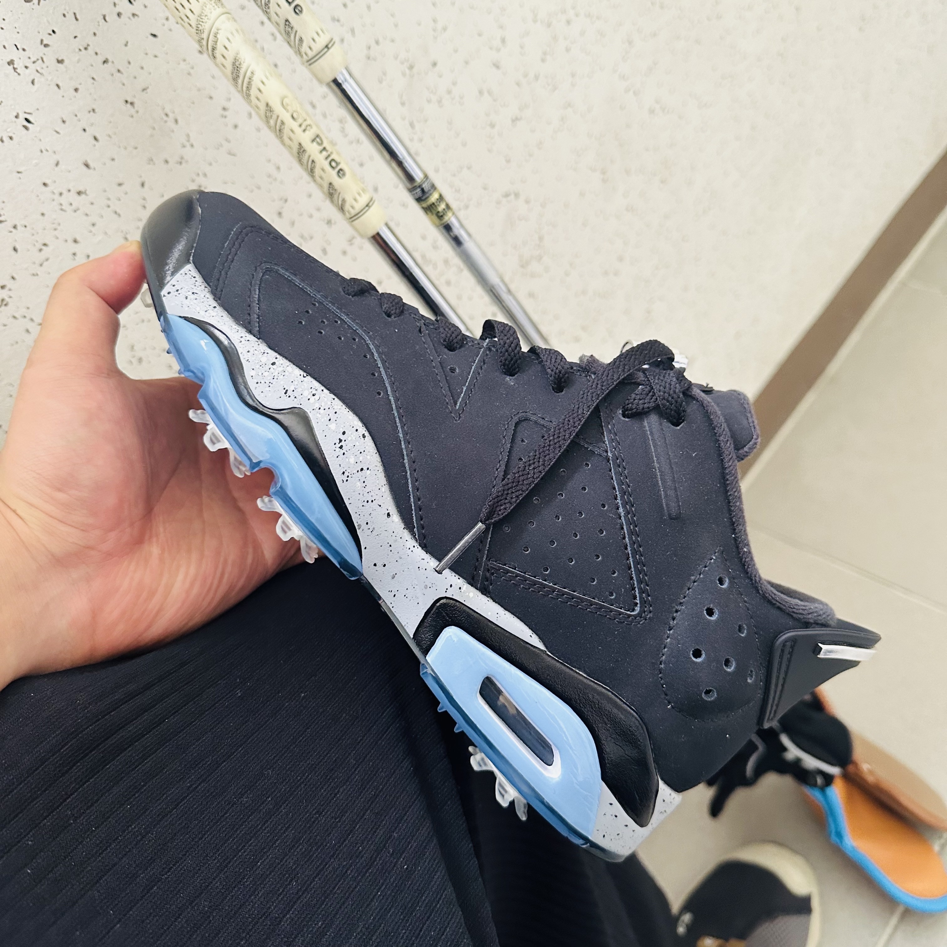 Jordan 6 Retro Golf NRG P23 Black Wolf Grey 착용 스타일