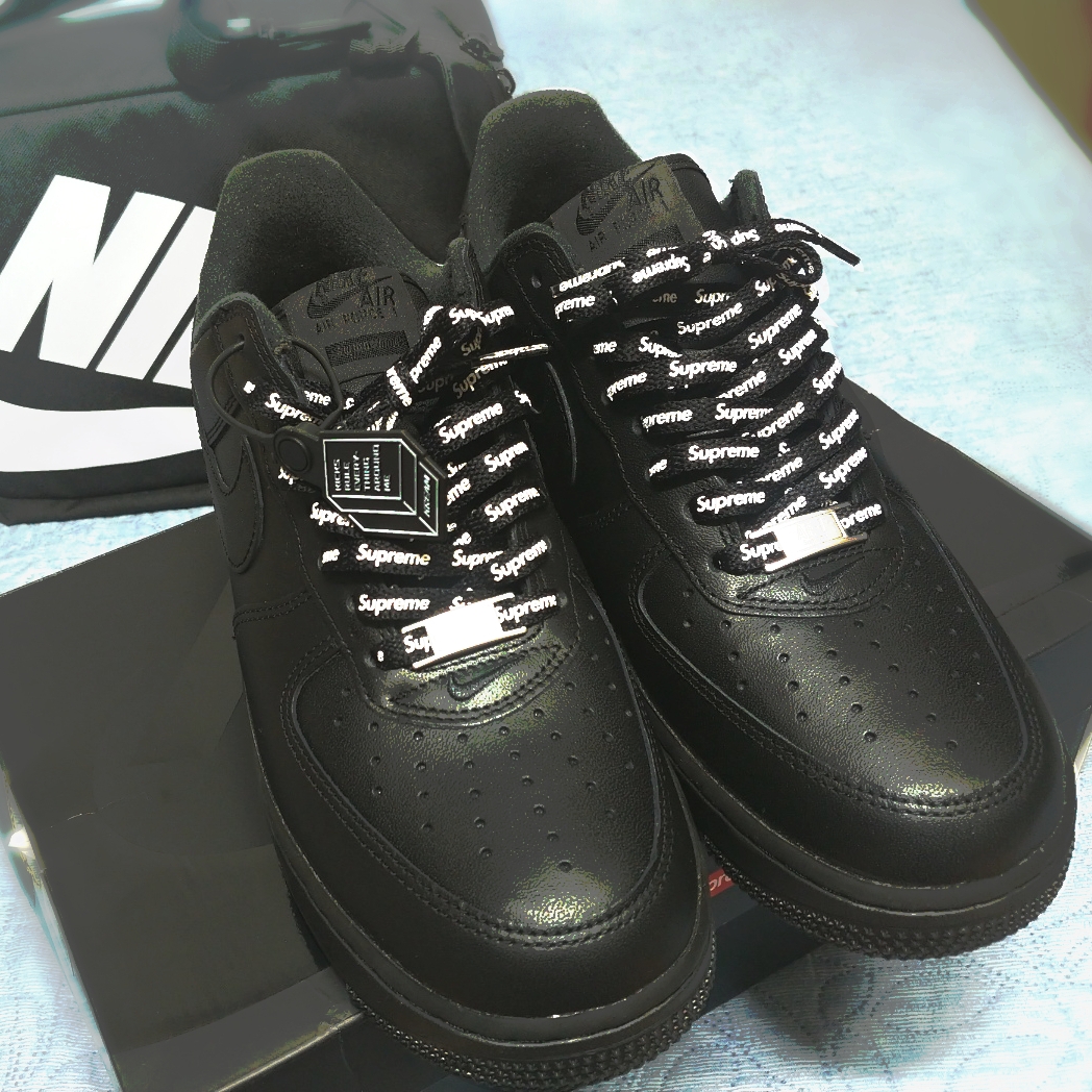 Nike x Supreme Air Force 1 Low Black 착용 스타일