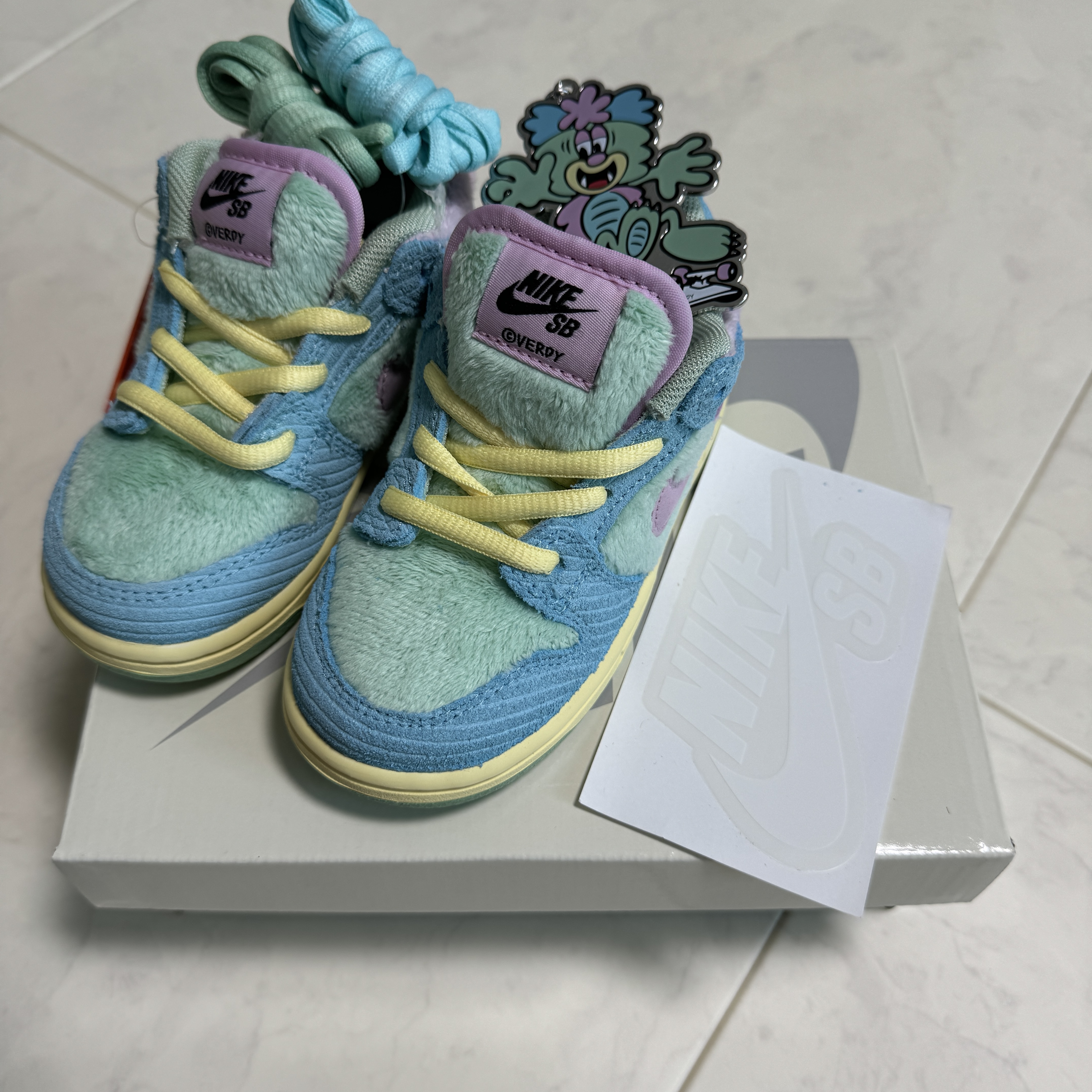 (TD) Nike x Verdy SB Dunk Low Pro Blue Gaze and Enamel Green 착용 스타일 - 1