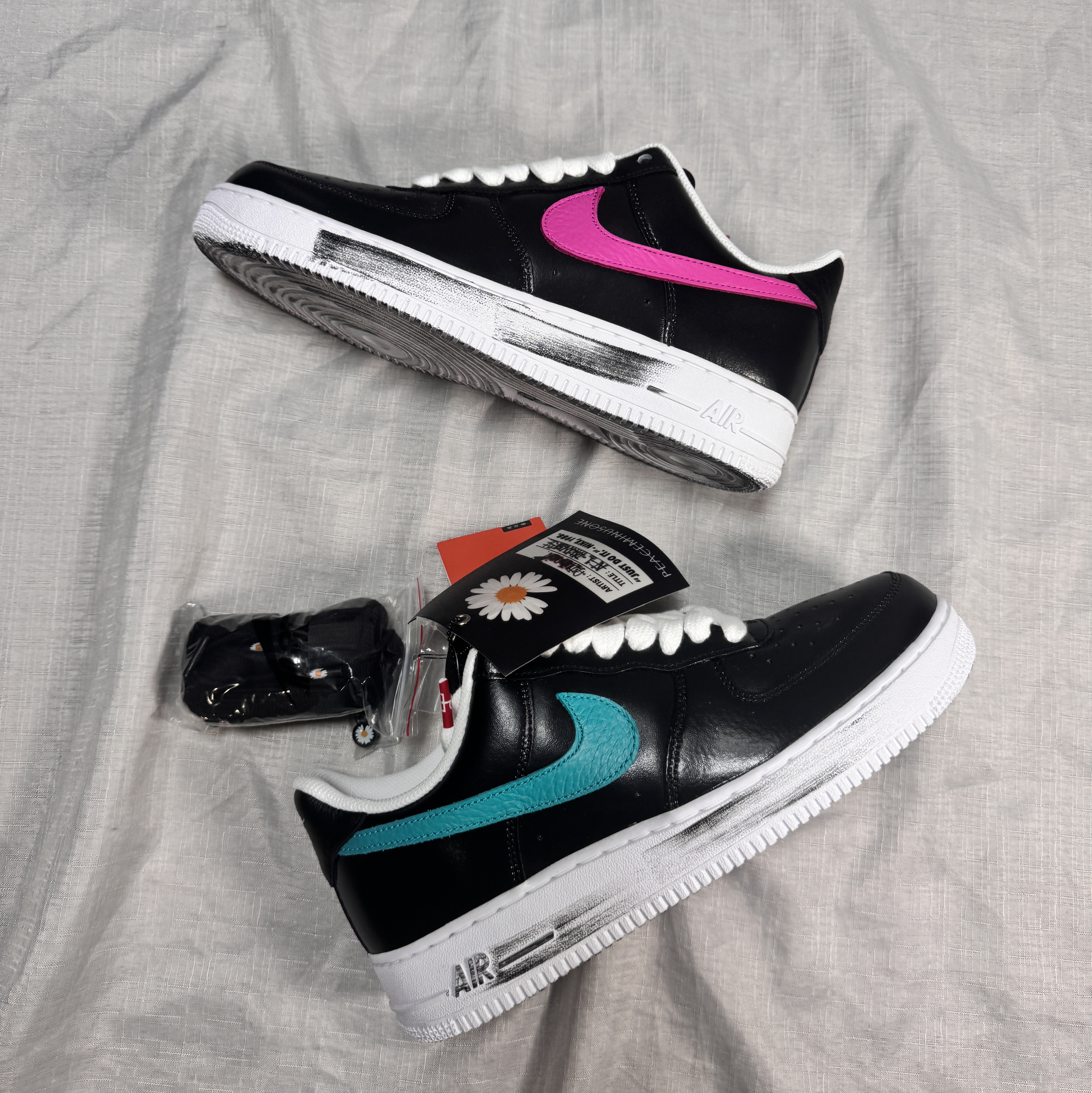 Nike x Peaceminusone Air Force 1 Low Para-Noise 3.0 Black and Multicolor 착용 스타일