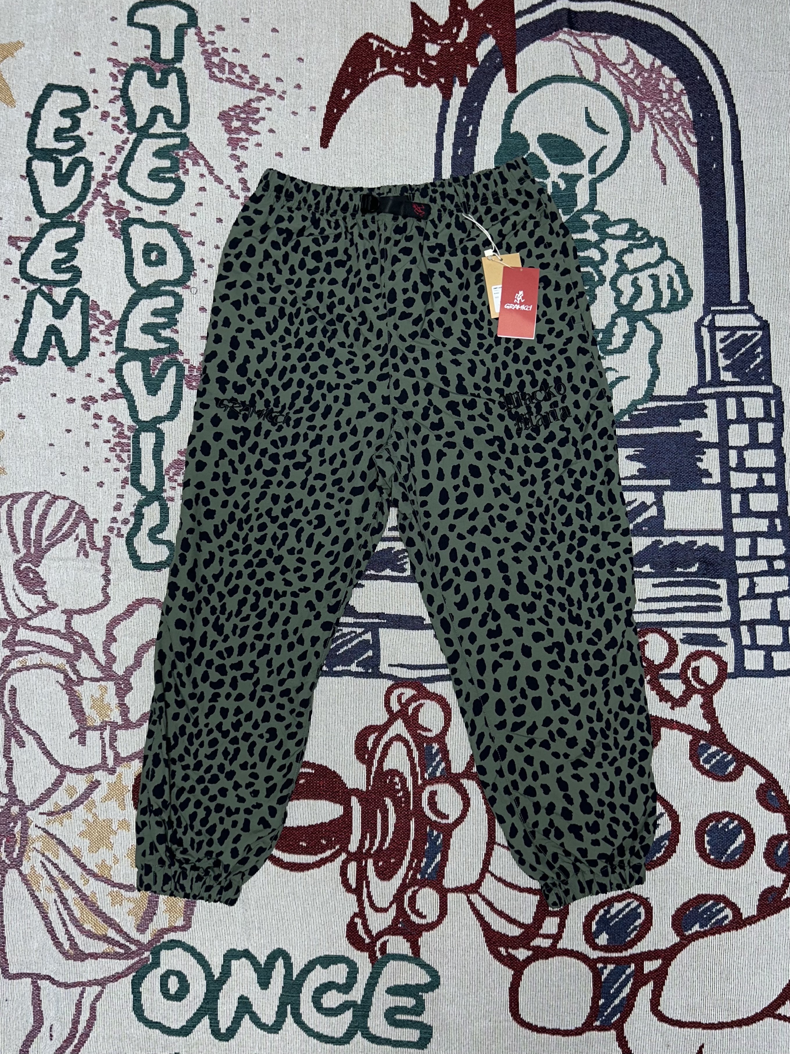 Wacko Maria x Gramicci Track Pants Khaki 착용 스타일 - 1