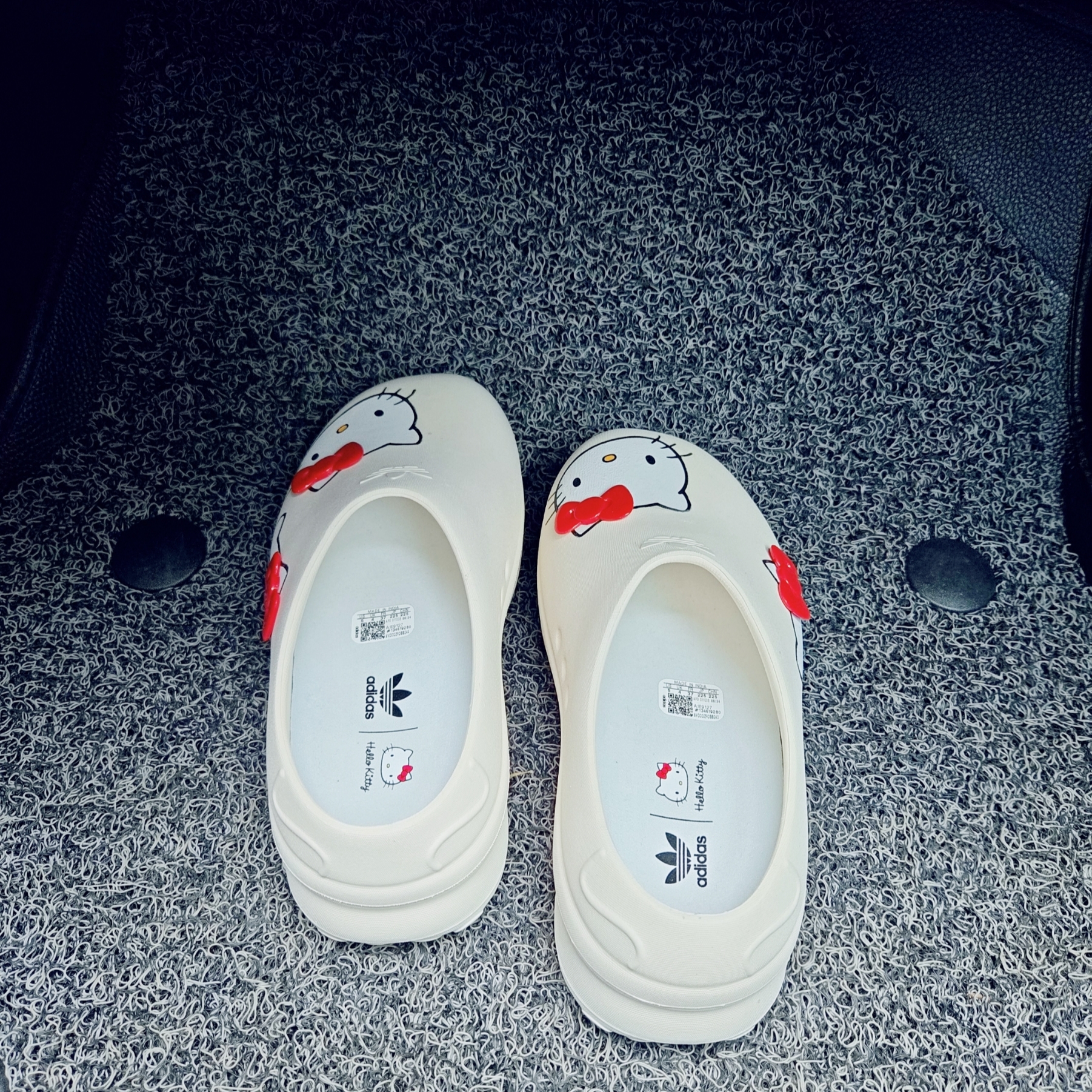 Salomon RX Marie Jeanne Vanilla Ice, (W) Adidas x Hello Kitty Adifom Stan Smith Mule Off White 착용 스타일 - 2