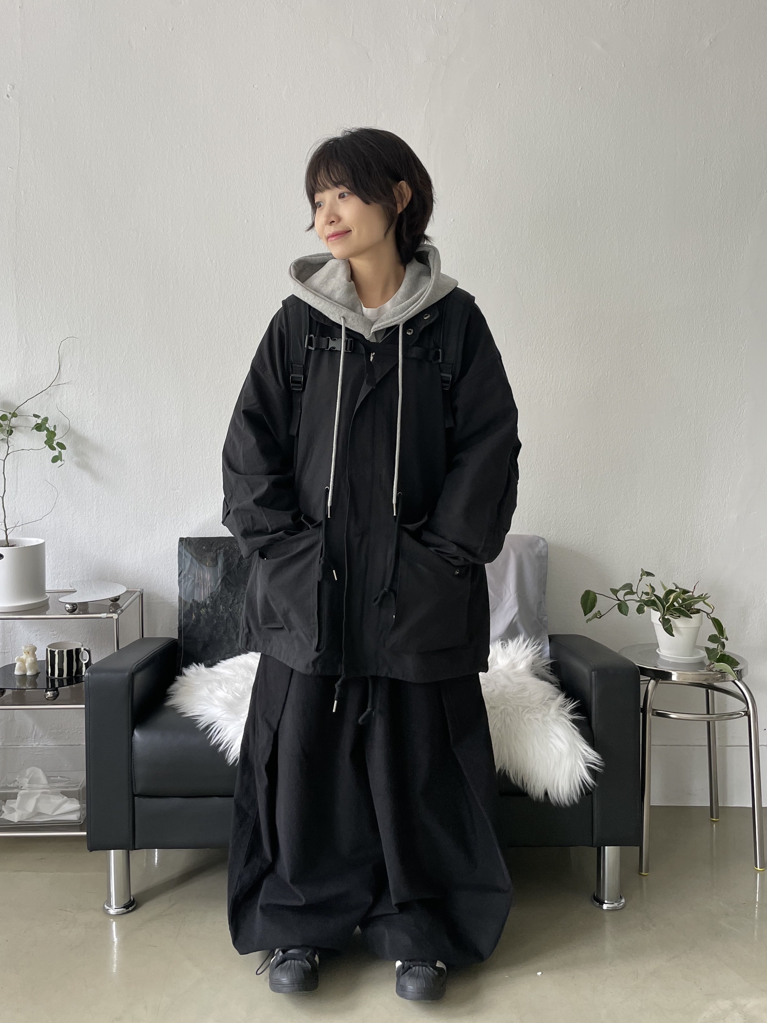Adidas Superstar Core Black White, The North Face Hot Shot Black 착용 스타일 - 4
