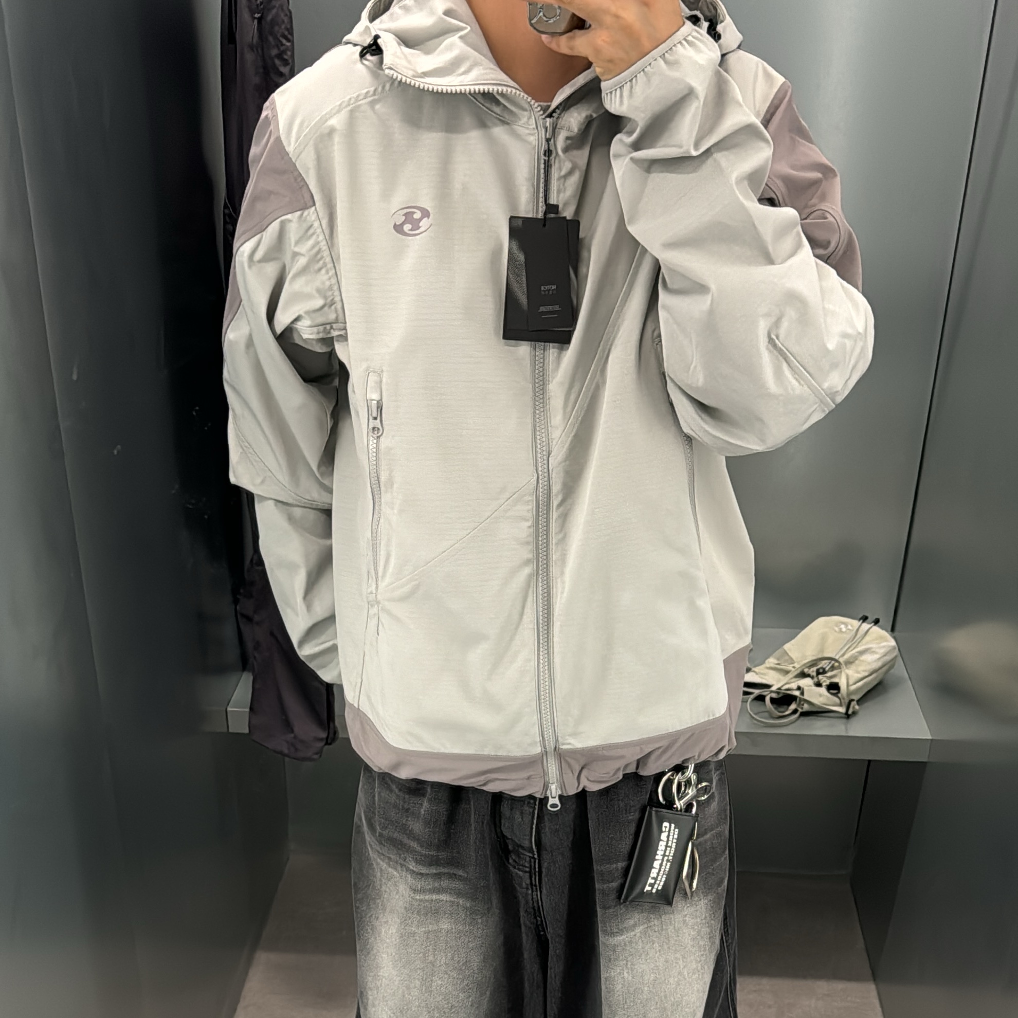 Sansan Gear Insulation Jacket Grey 착용 스타일 - 1