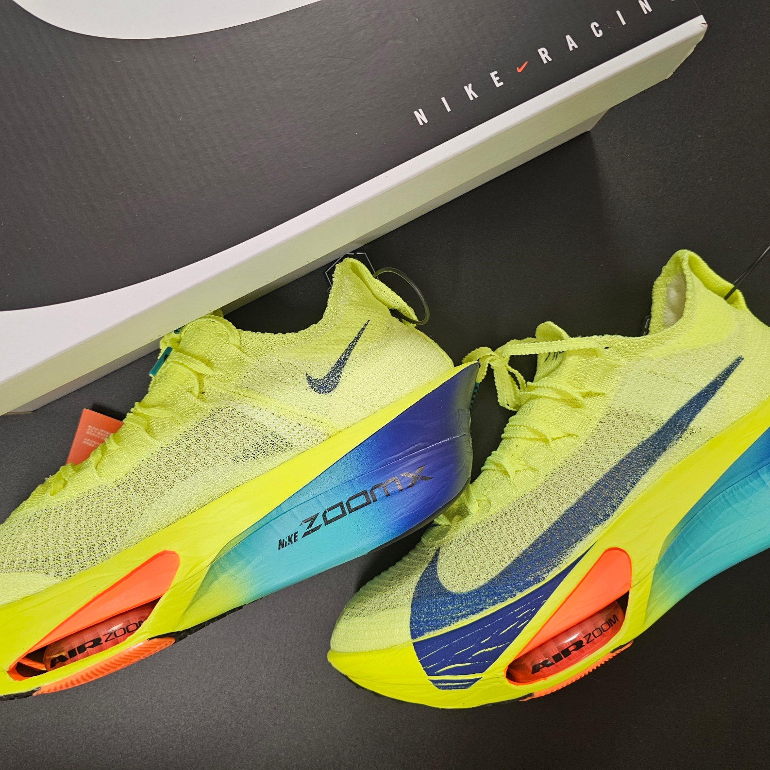 Nike Air Zoom Alphafly Next% 3 Volt 착용 스타일 - 1