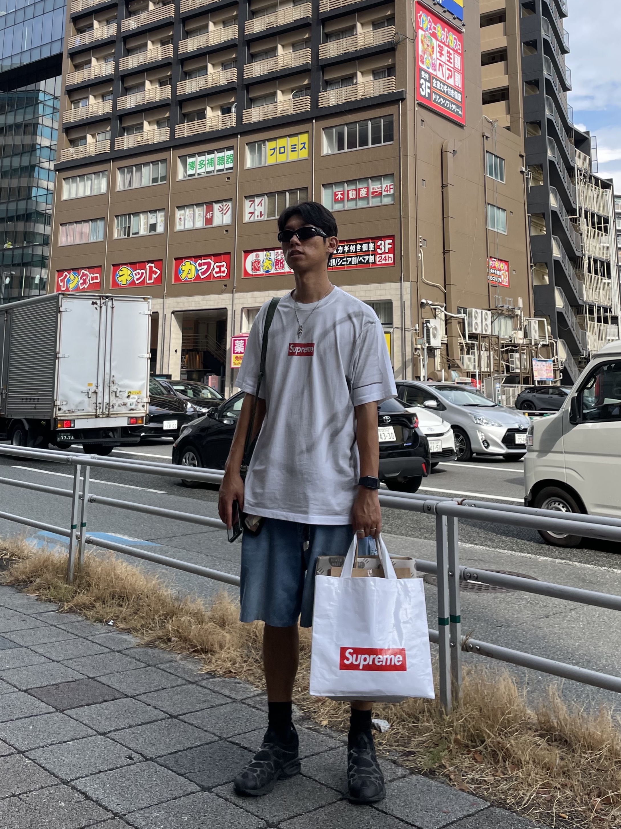 Supreme x MM6 Maison Margiela Box Logo T-Shirt White - 24SS, Balenciaga Swift Oval Sunglasses Black 착용 스타일