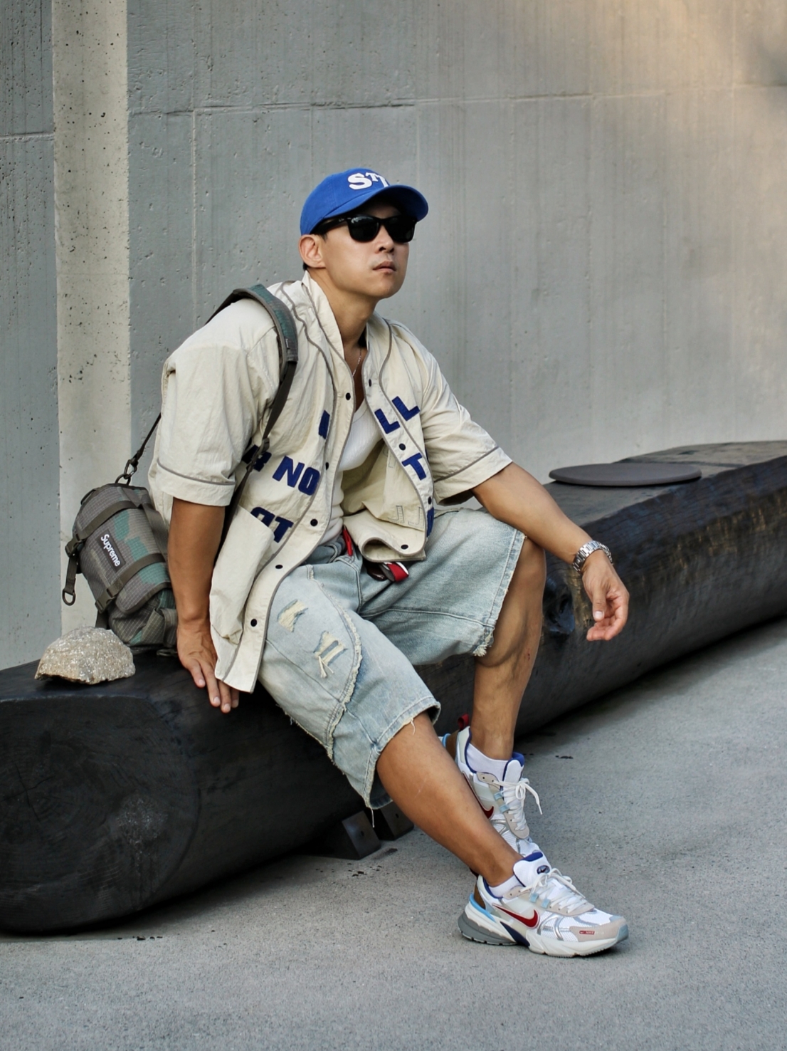 Nike V2K Run Metallic Silver Gym Red, Supreme Mini Duffle Bag Woodland Camo - 24SS 착용 스타일 - 2
