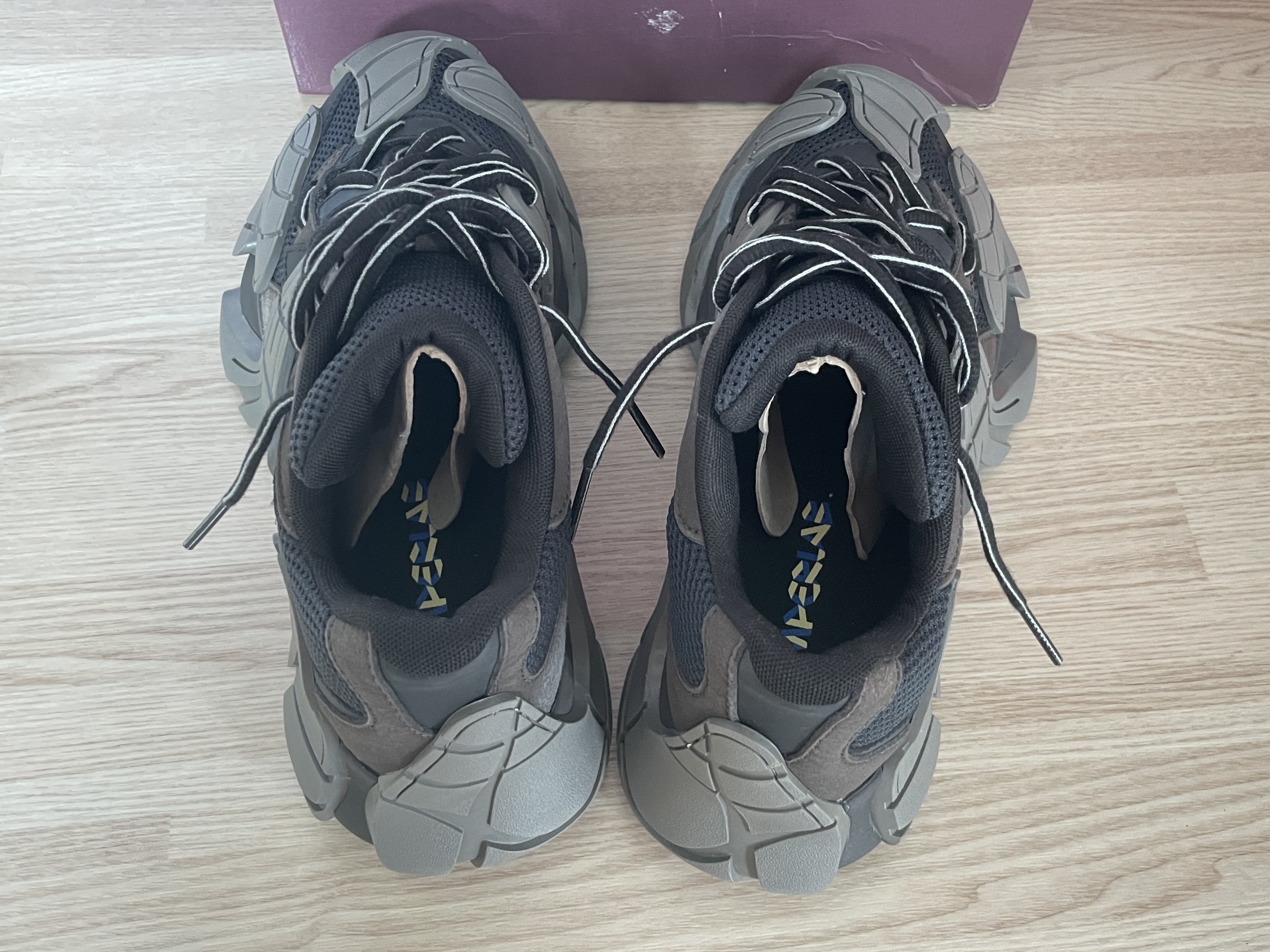 Camper Tormenta Black Gray 착용 스타일 - 4