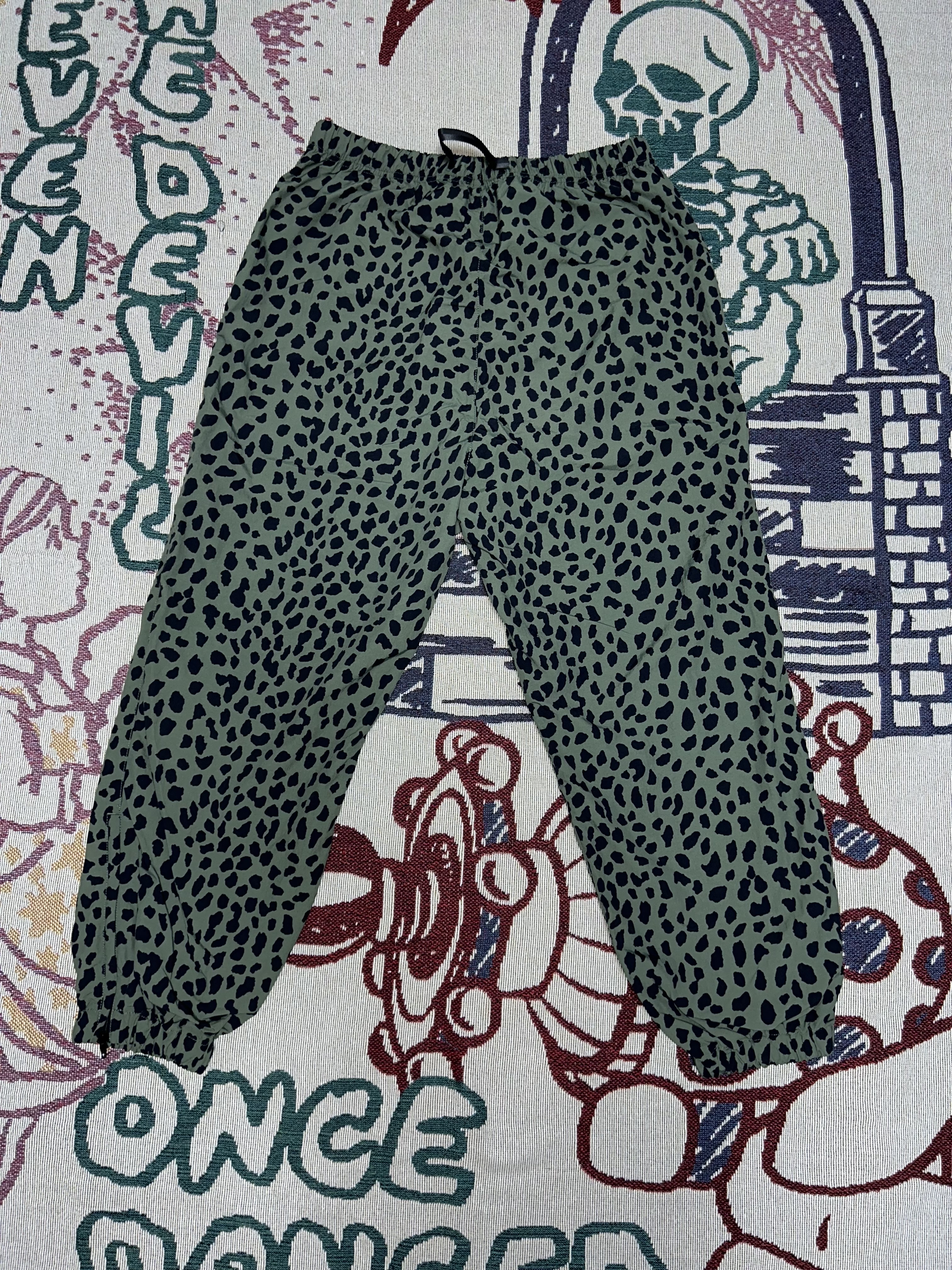 Wacko Maria x Gramicci Track Pants Khaki 착용 스타일 - 5