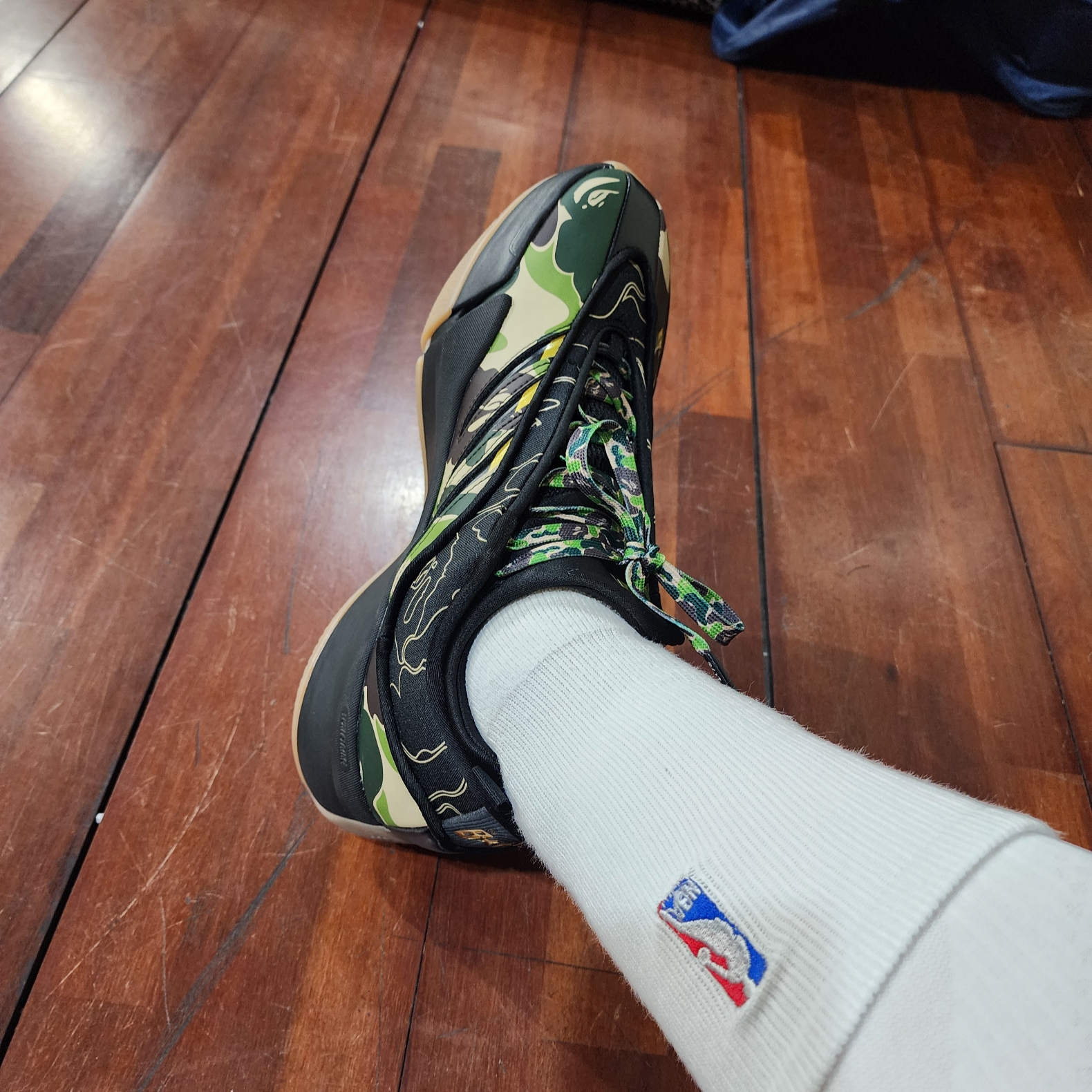Adidas x BAPE Dame 9 Core Black 착용 스타일