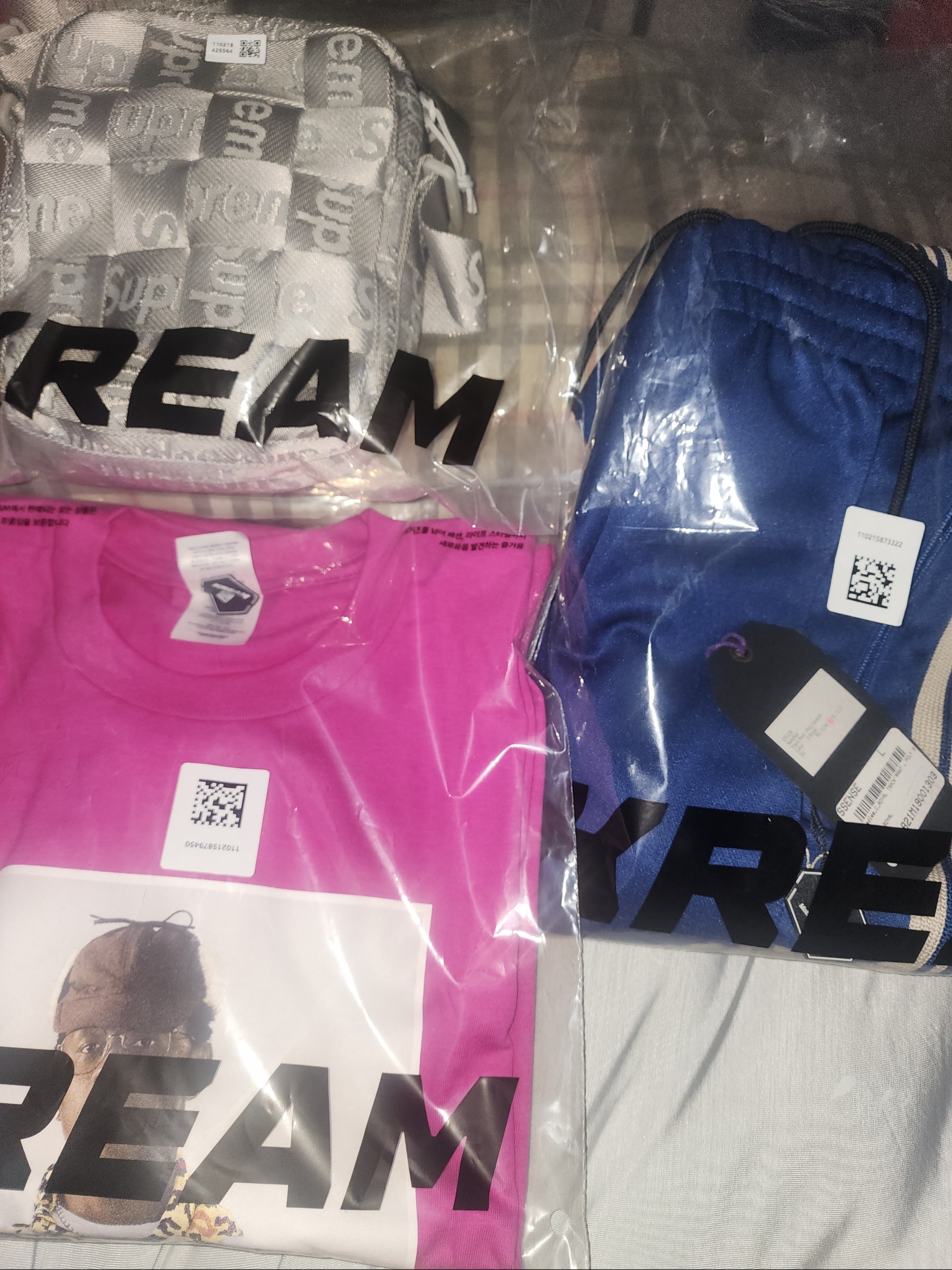 Supreme Tyler The Creator T-Shirt Magenta - 24FW, Needles Track Pants Poly Smooth Royal 착용 스타일 - 1