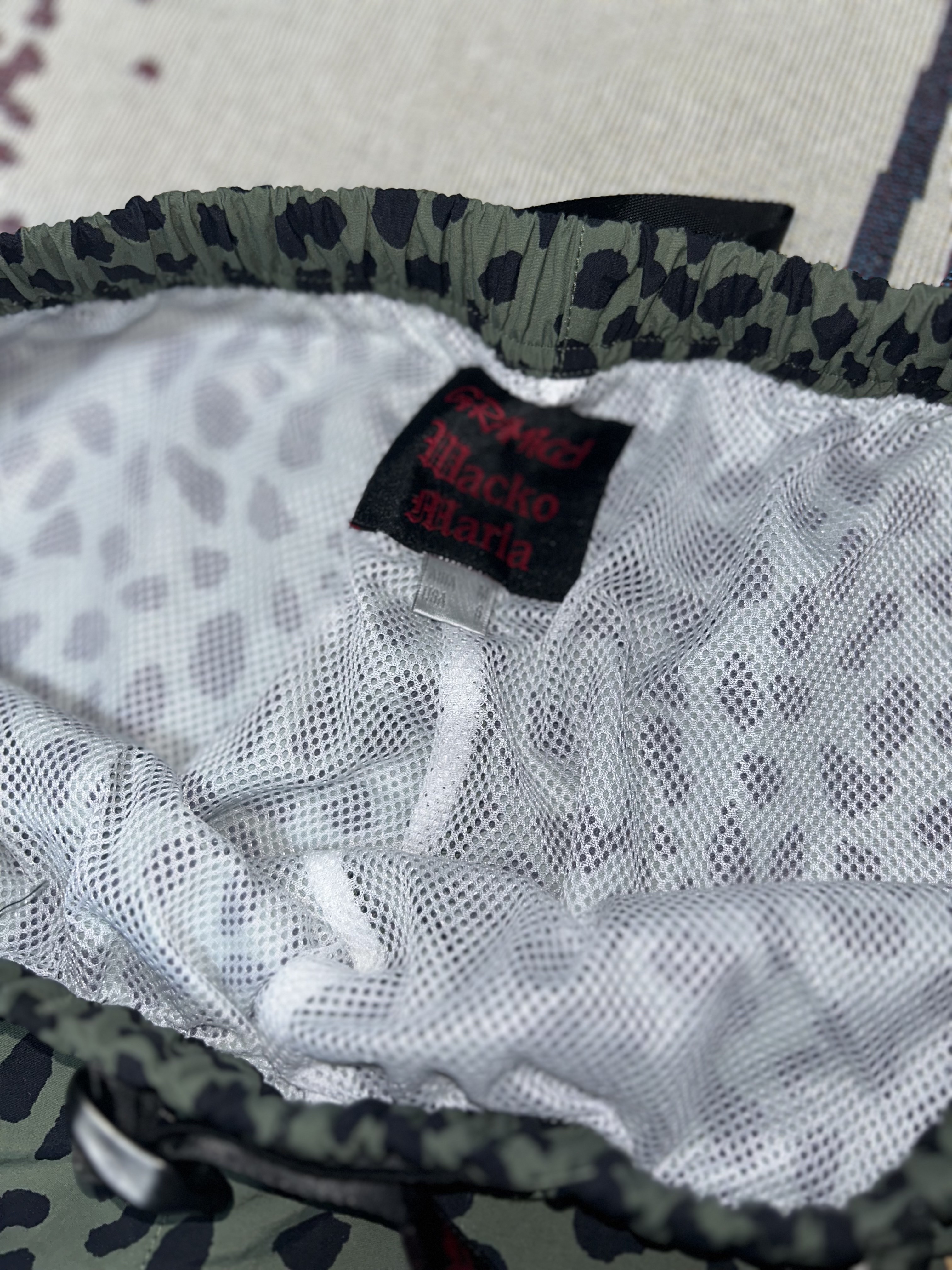Wacko Maria x Gramicci Track Pants Khaki 착용 스타일 - 4