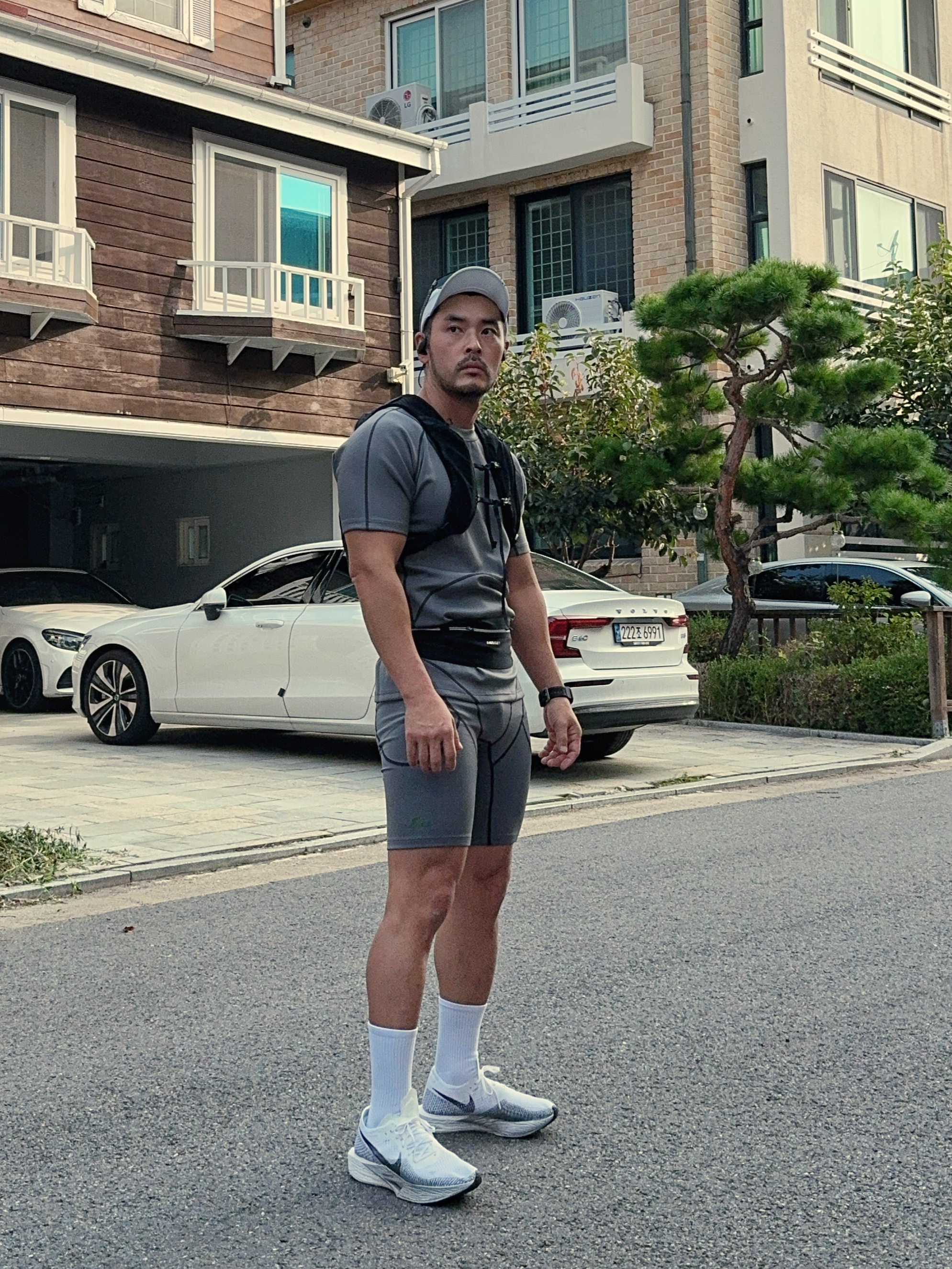 Nike ZoomX Vaporfly Next% 3 White Grey 착용 스타일 - 1