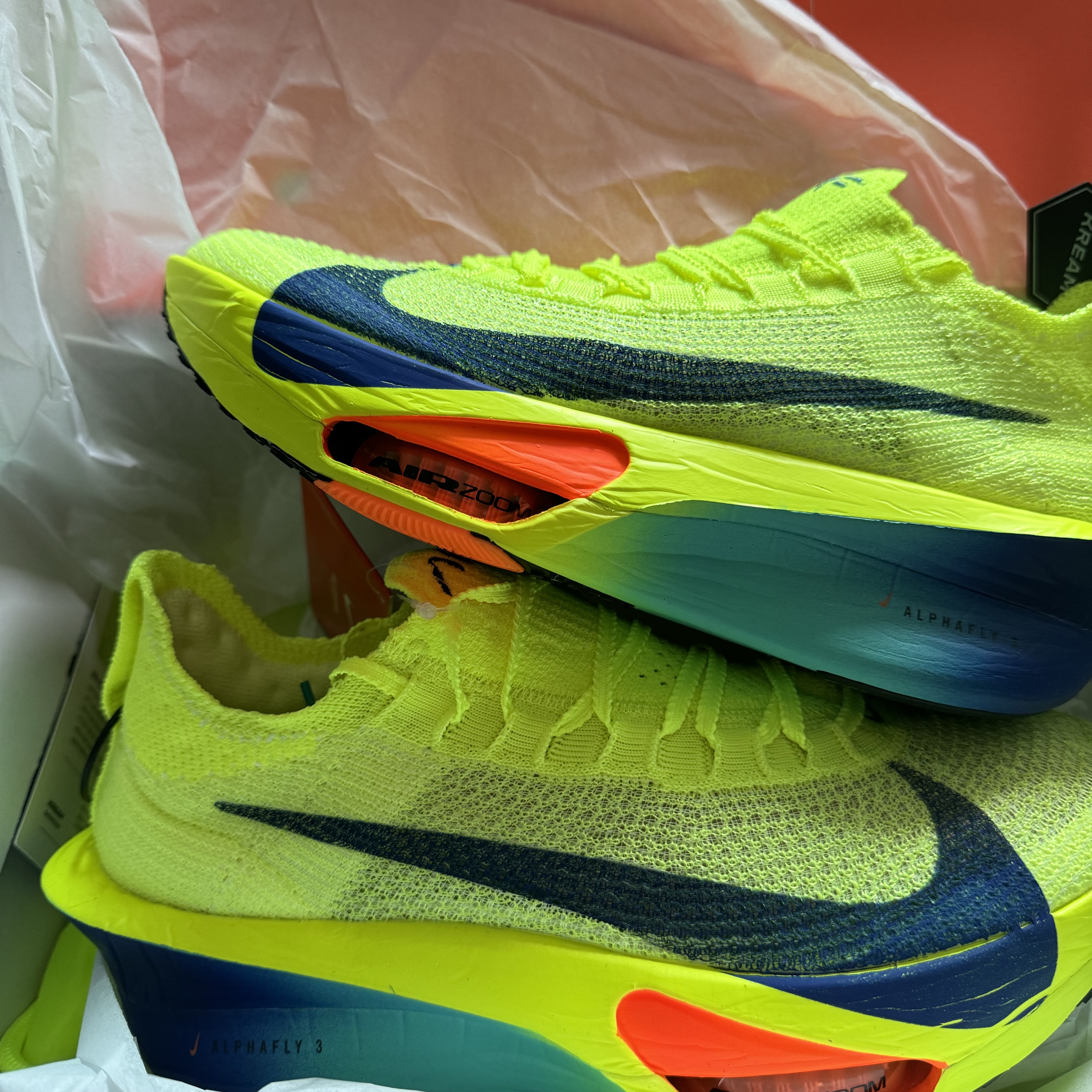 Nike Air Zoom Alphafly Next% 3 Volt 착용 스타일 - 3