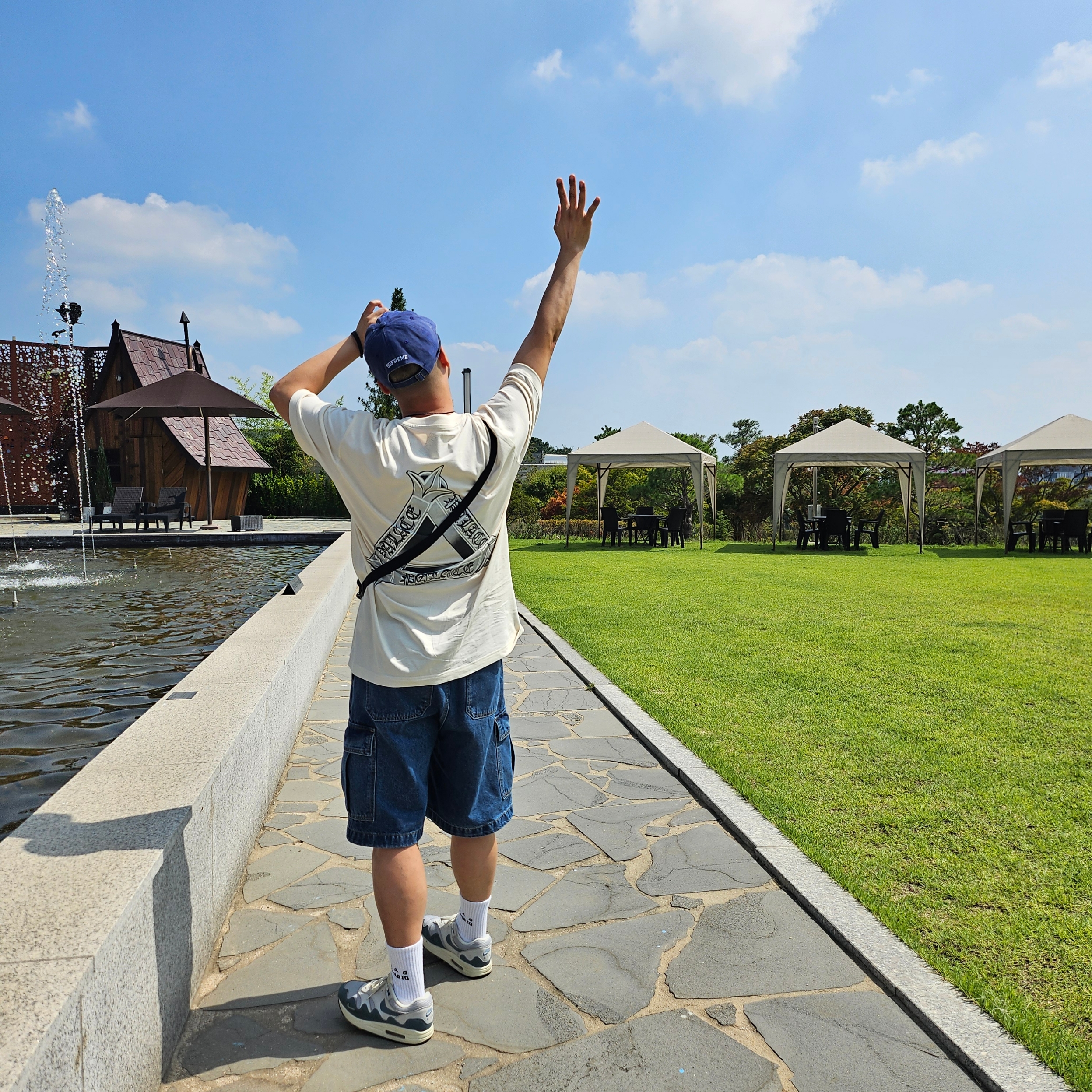 Supreme Pigment Canvas S Logo 6-Panel Navy - 23SS, Palace Tri-OG T-Shirt Soft White - 24SS 착용 스타일 - 4