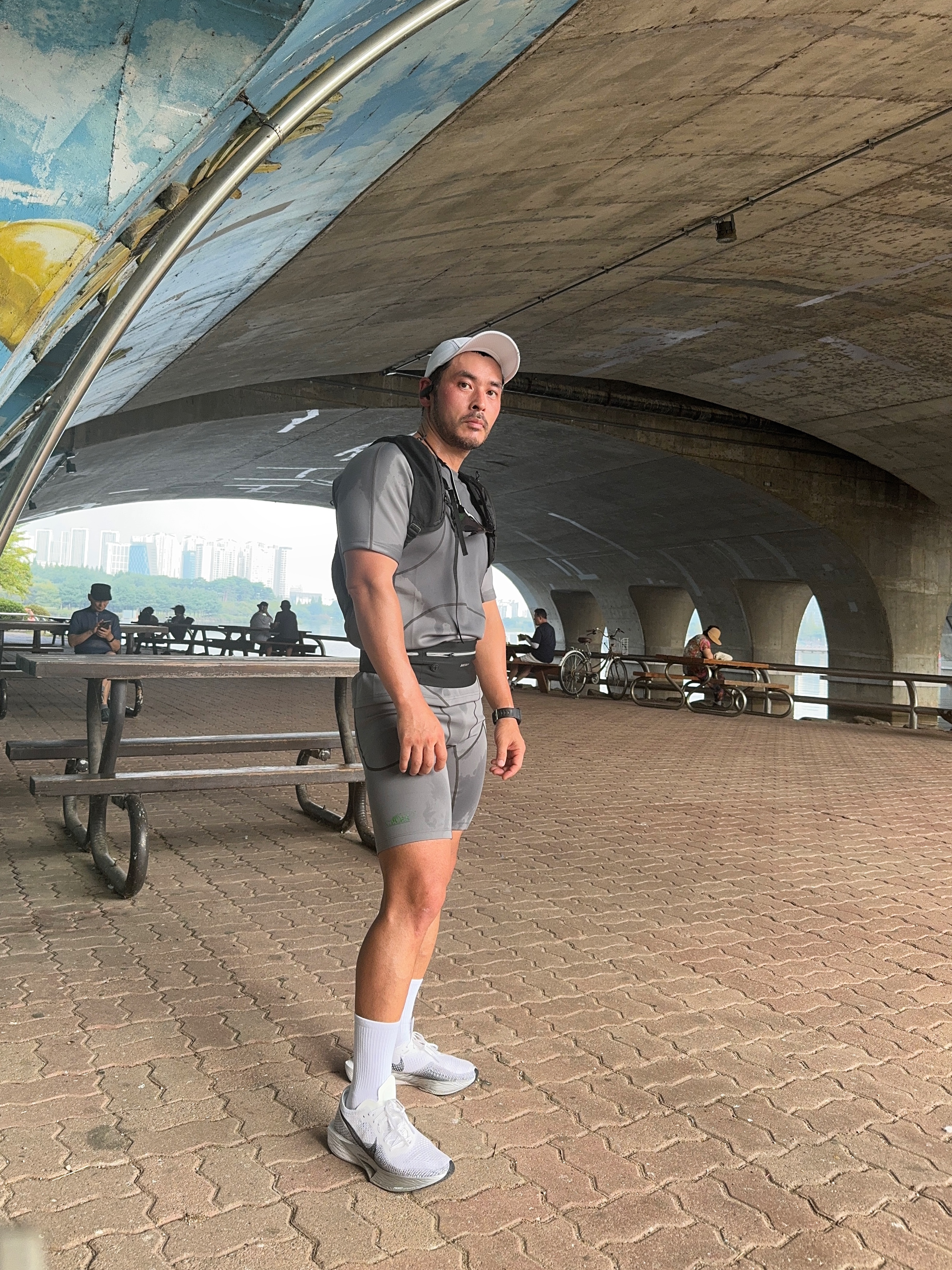 Nike ZoomX Vaporfly Next% 3 White Grey 착용 스타일 - 4