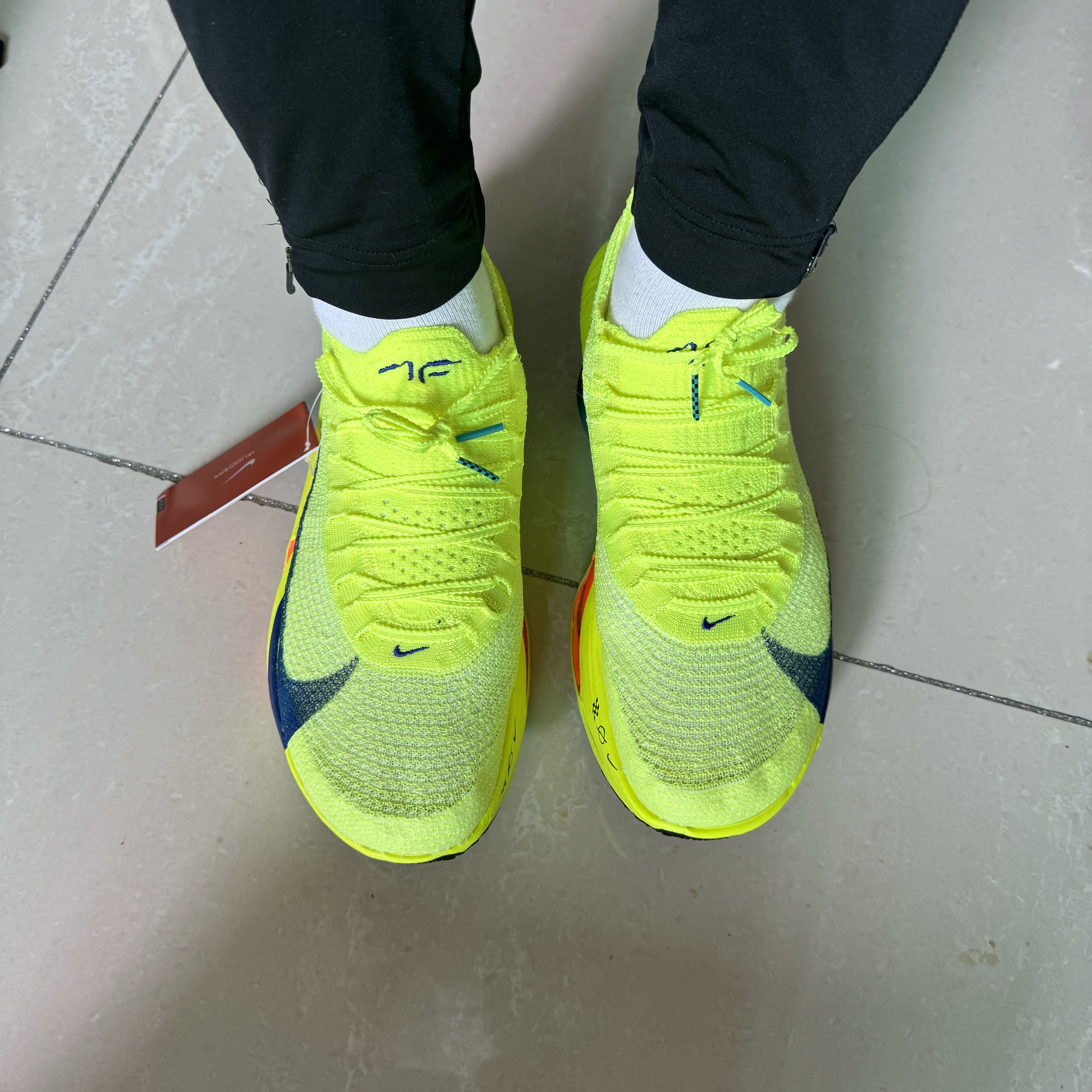Nike Air Zoom Alphafly Next% 3 Volt 착용 스타일 - 1