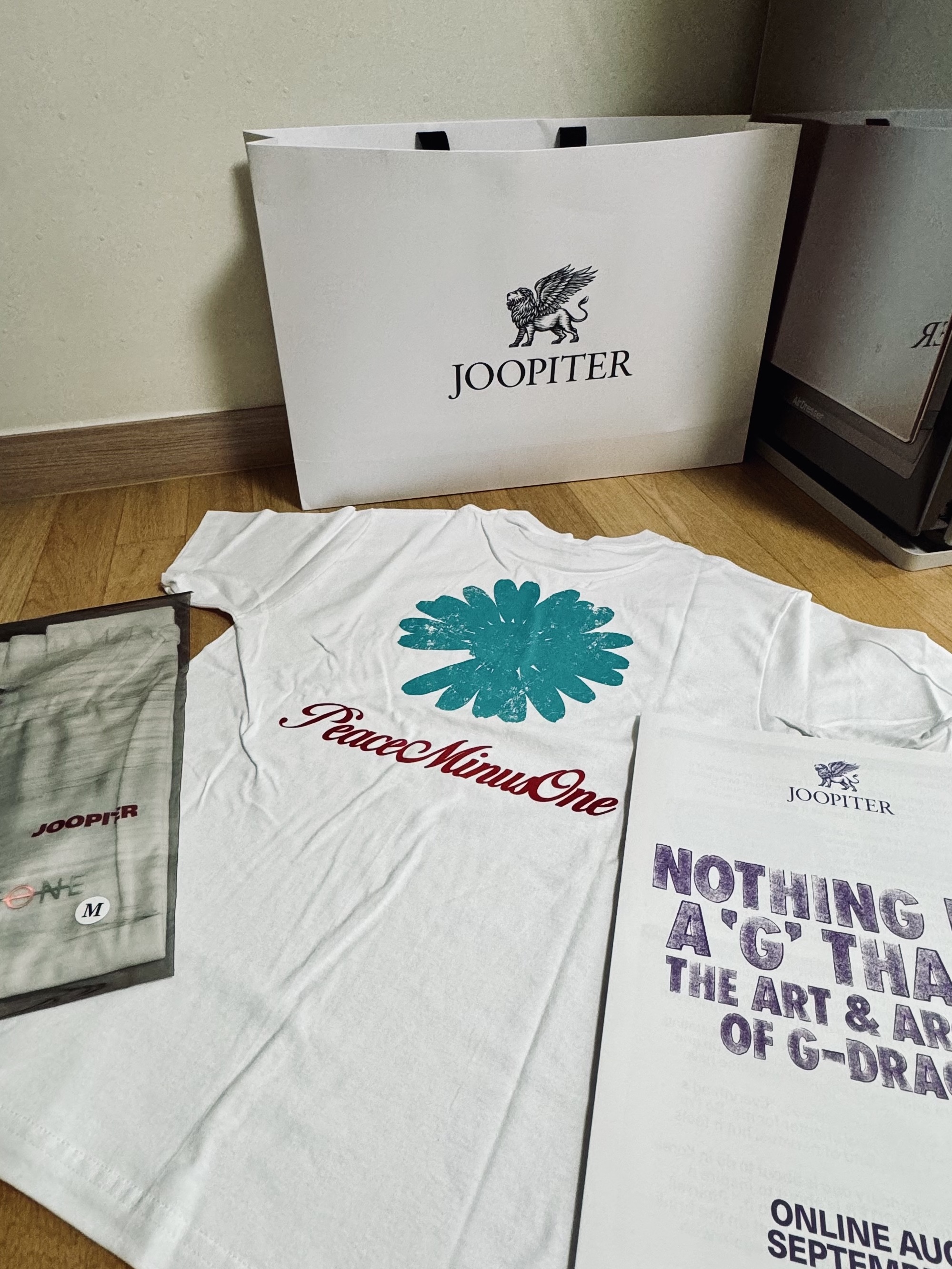 Peaceminusone x Joopiter T-Shirt White, Peaceminusone x Joopiter T-Shirt Black 착용 스타일
