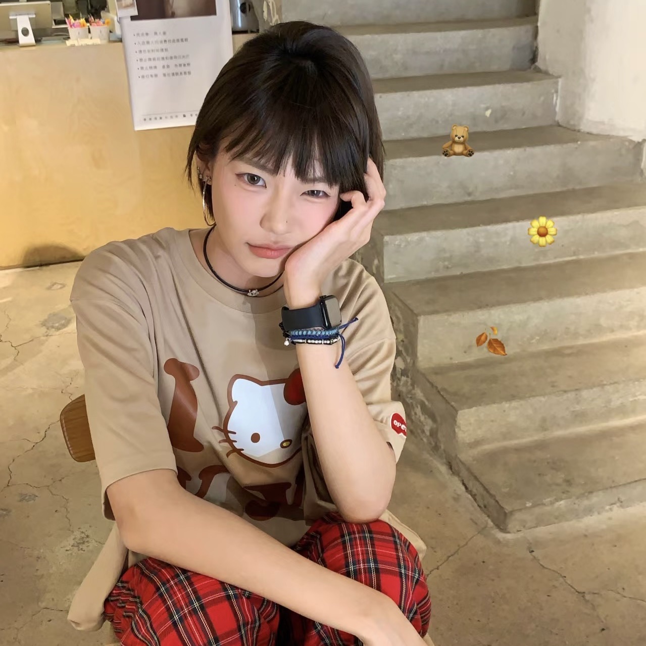 Open Yy x Hello Kitty T-Shirt Beige 착용 스타일 - 1